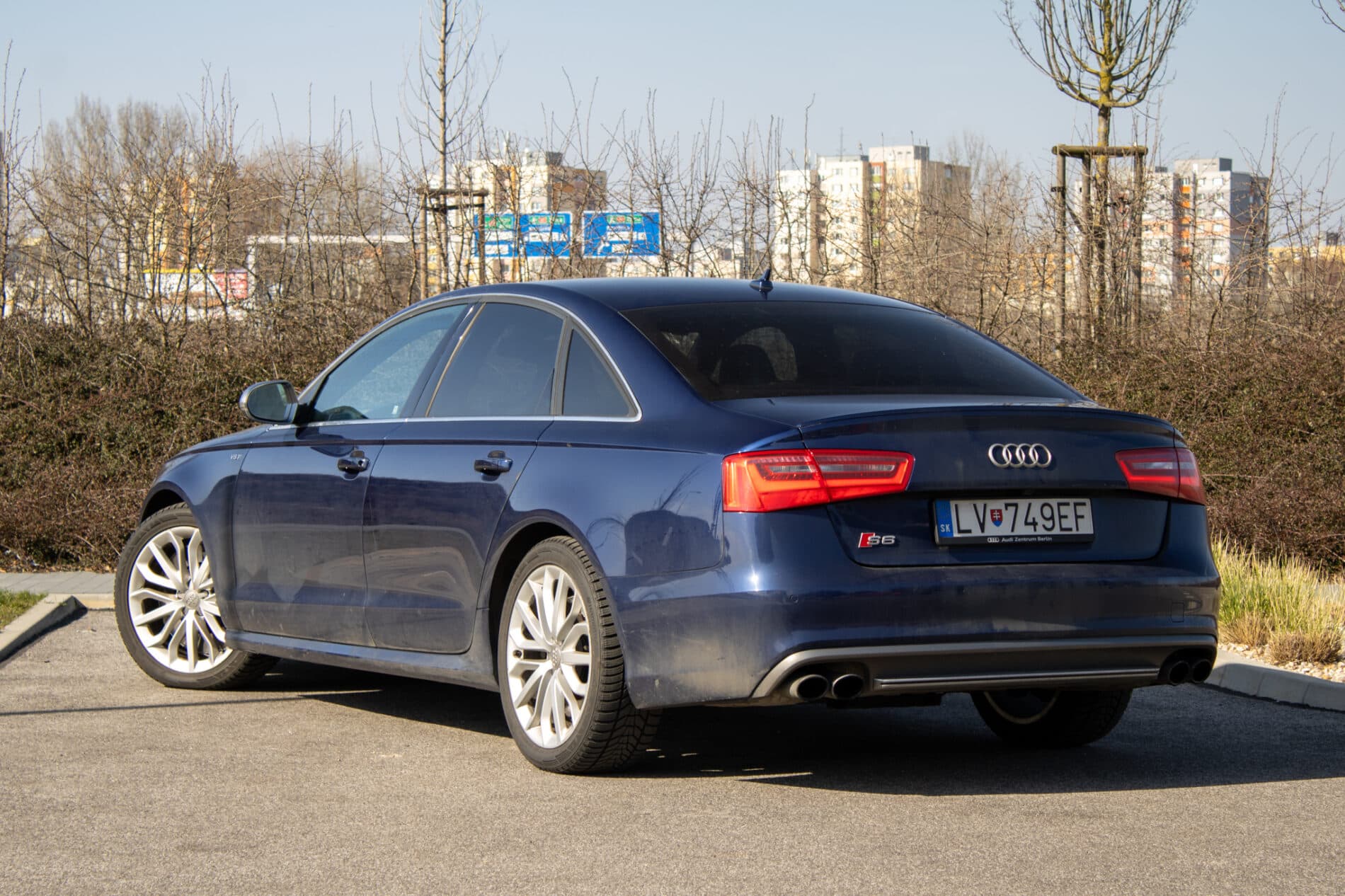 2013 AUDI S6, modrá sedan, 163 590 km