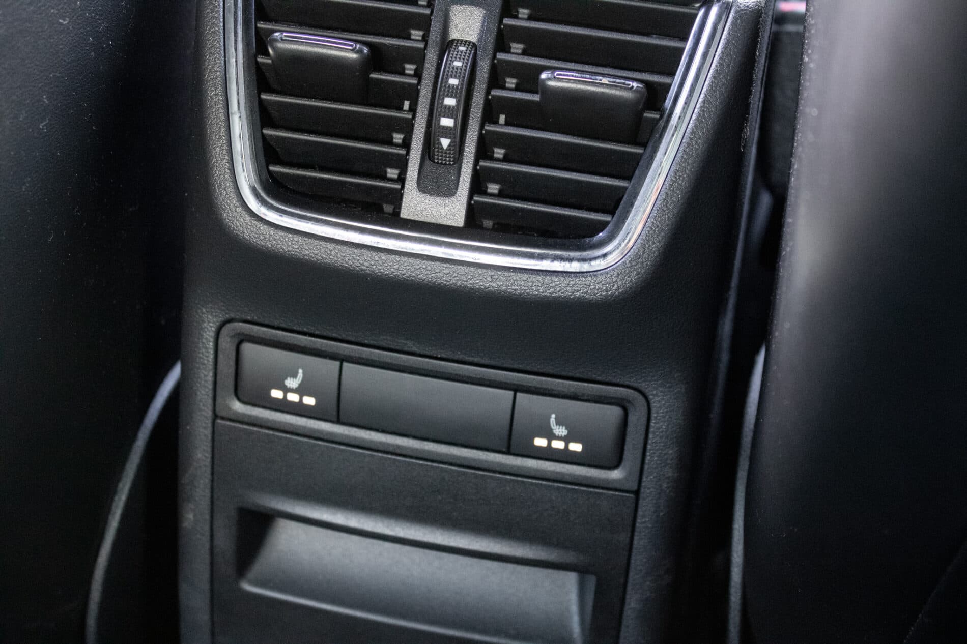 2016 Skoda Octavia RS, modrá sedan, 250 049 km