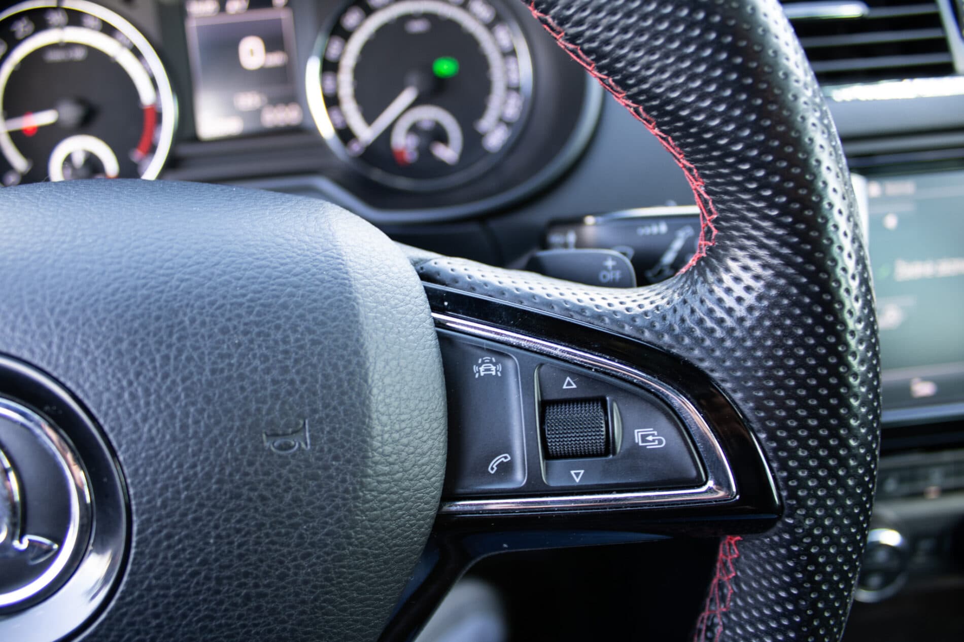 2016 Skoda Octavia RS, modrá sedan, 250 049 km