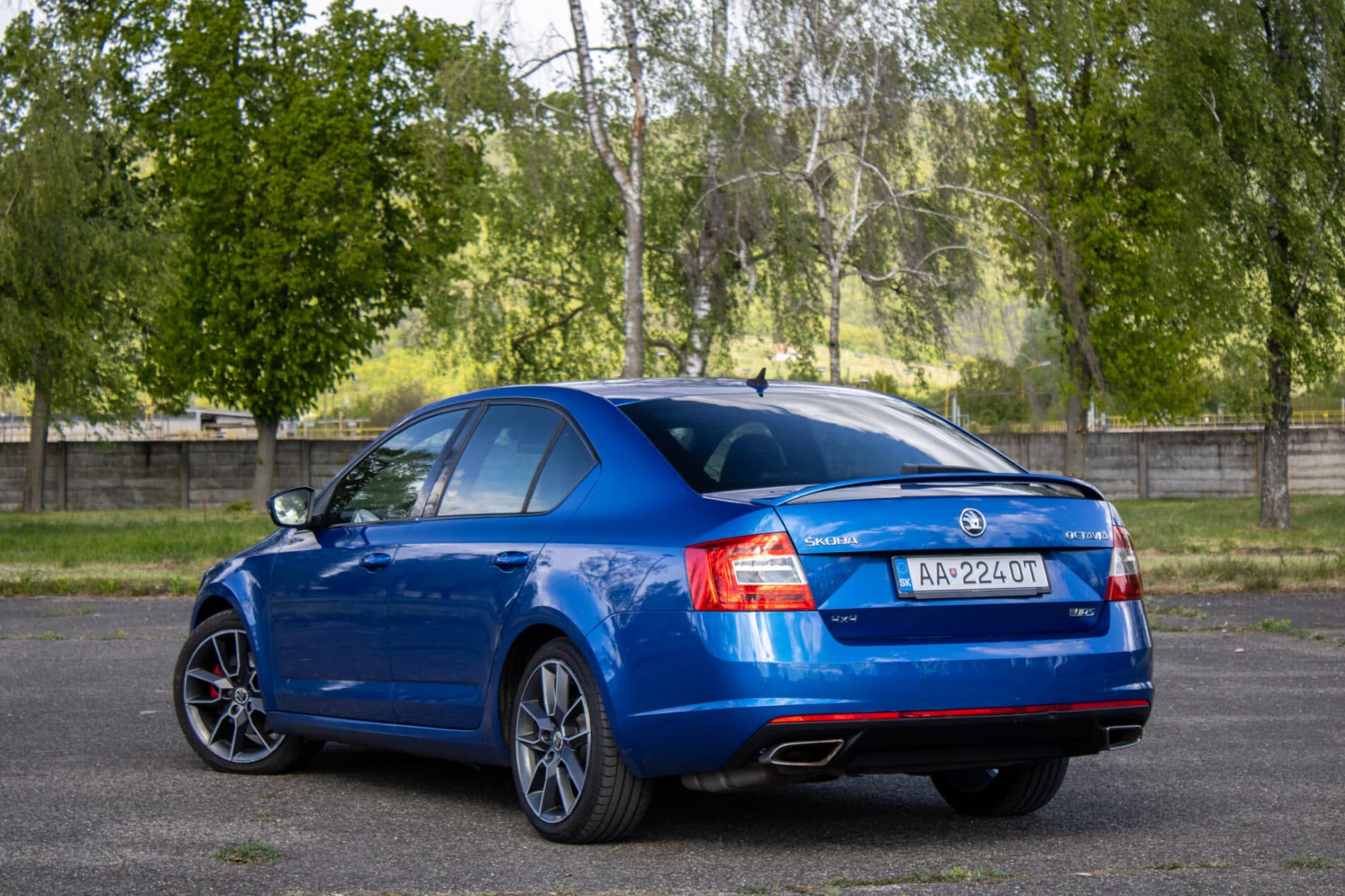 2016 Skoda Octavia RS, modrá sedan, 250 049 km
