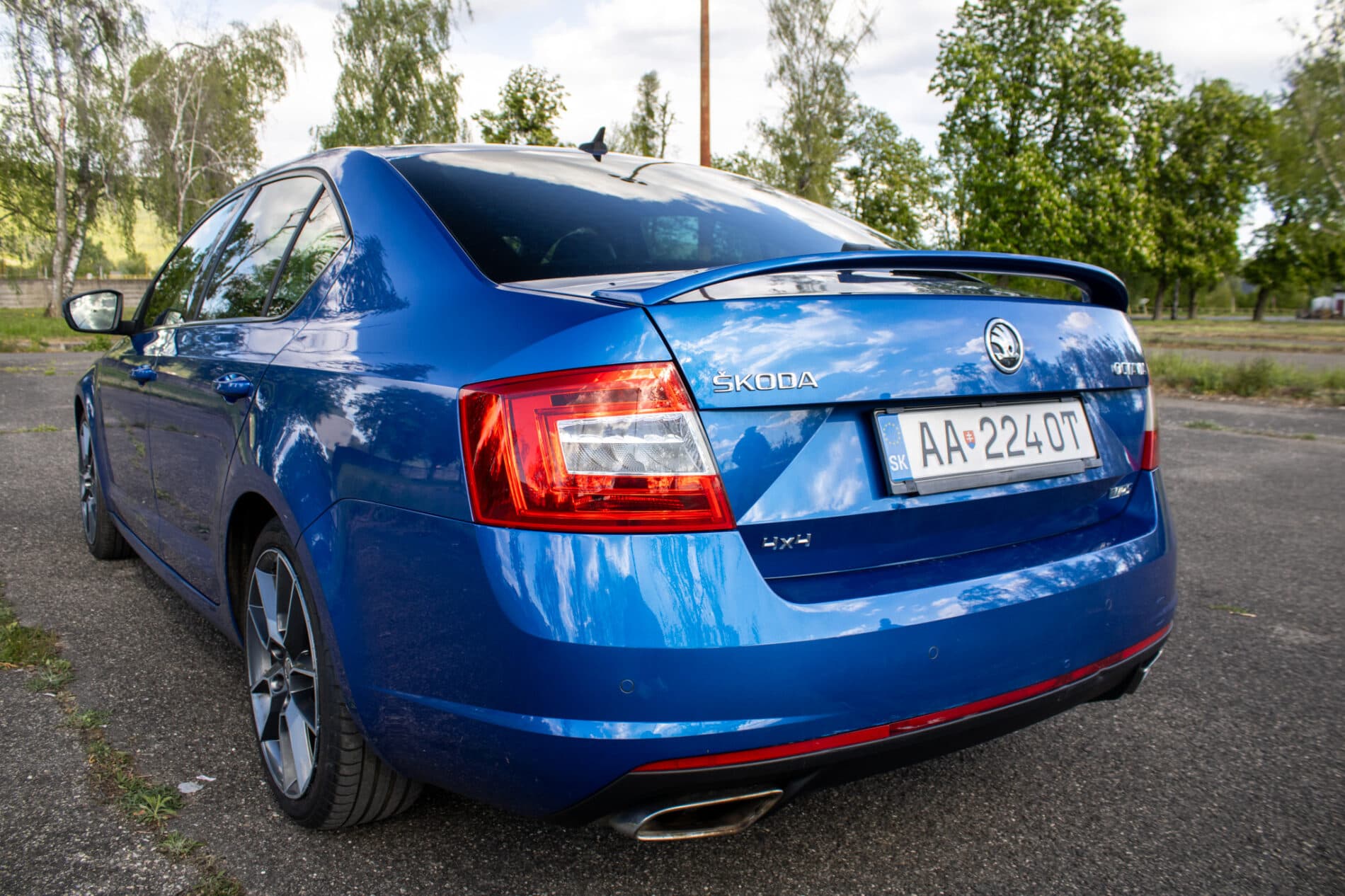 2016 Skoda Octavia RS, modrá sedan, 250 049 km
