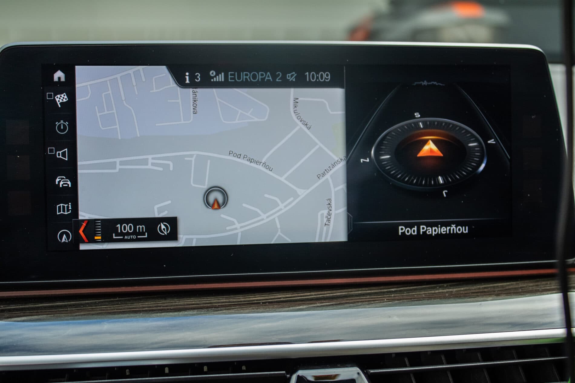 2017 BMW 530d, modrá sedan, 165 358 km
