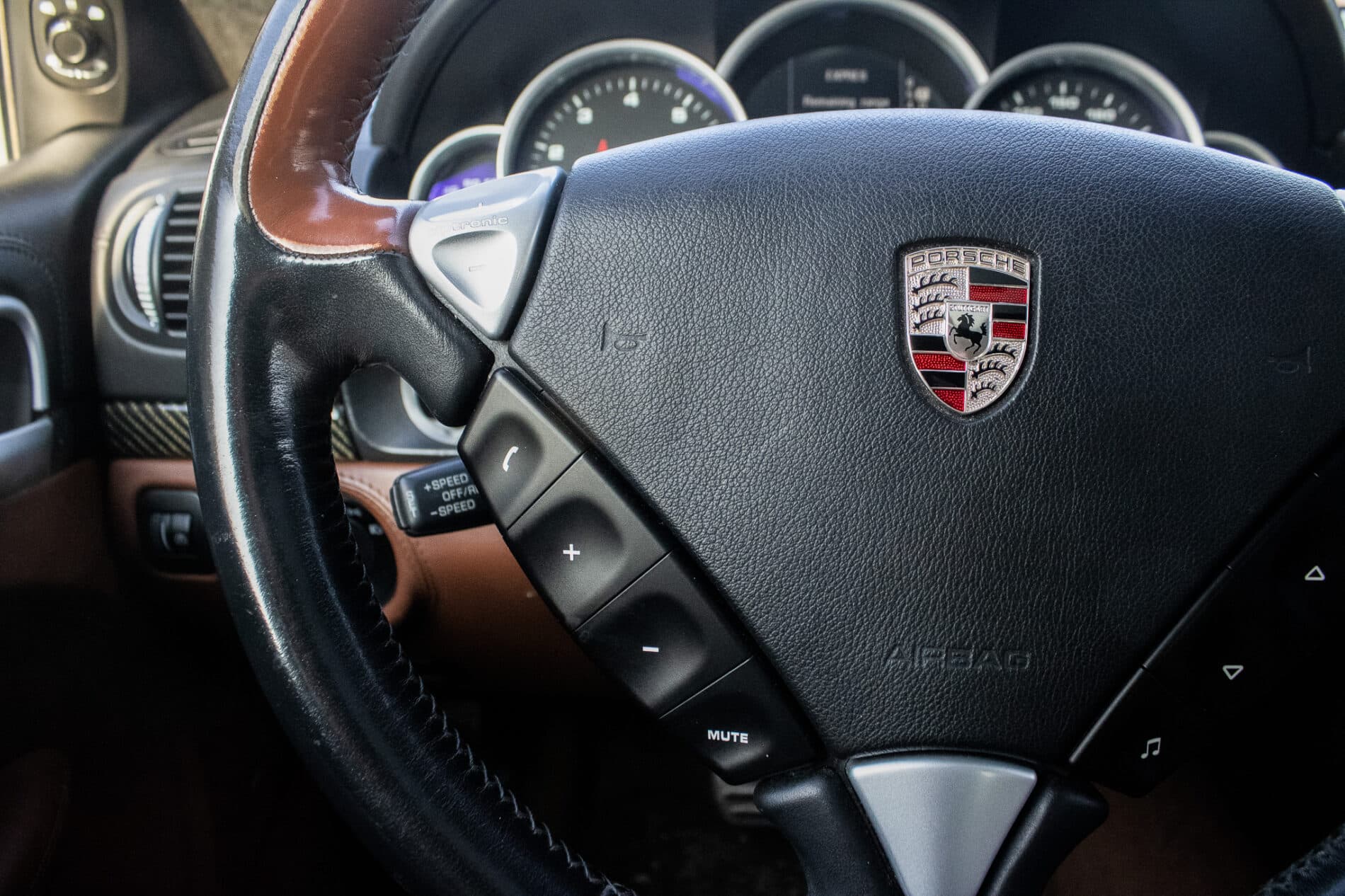 2009 Porsche Cayenne Turbo, čierna suv, 153 062 km