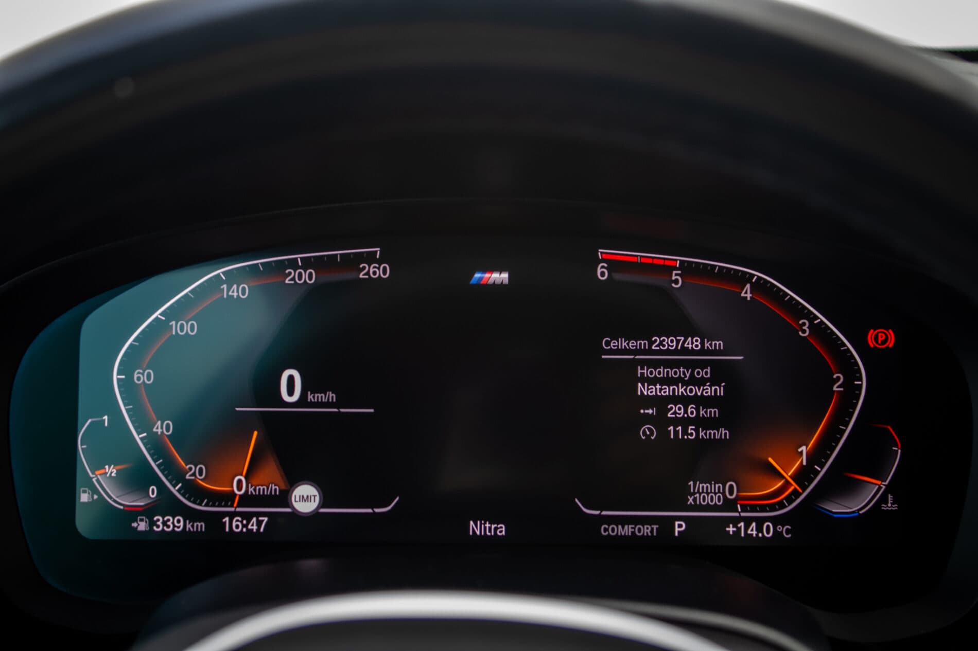 2019 BMW M550d, čierna sedan, 239 000 km
