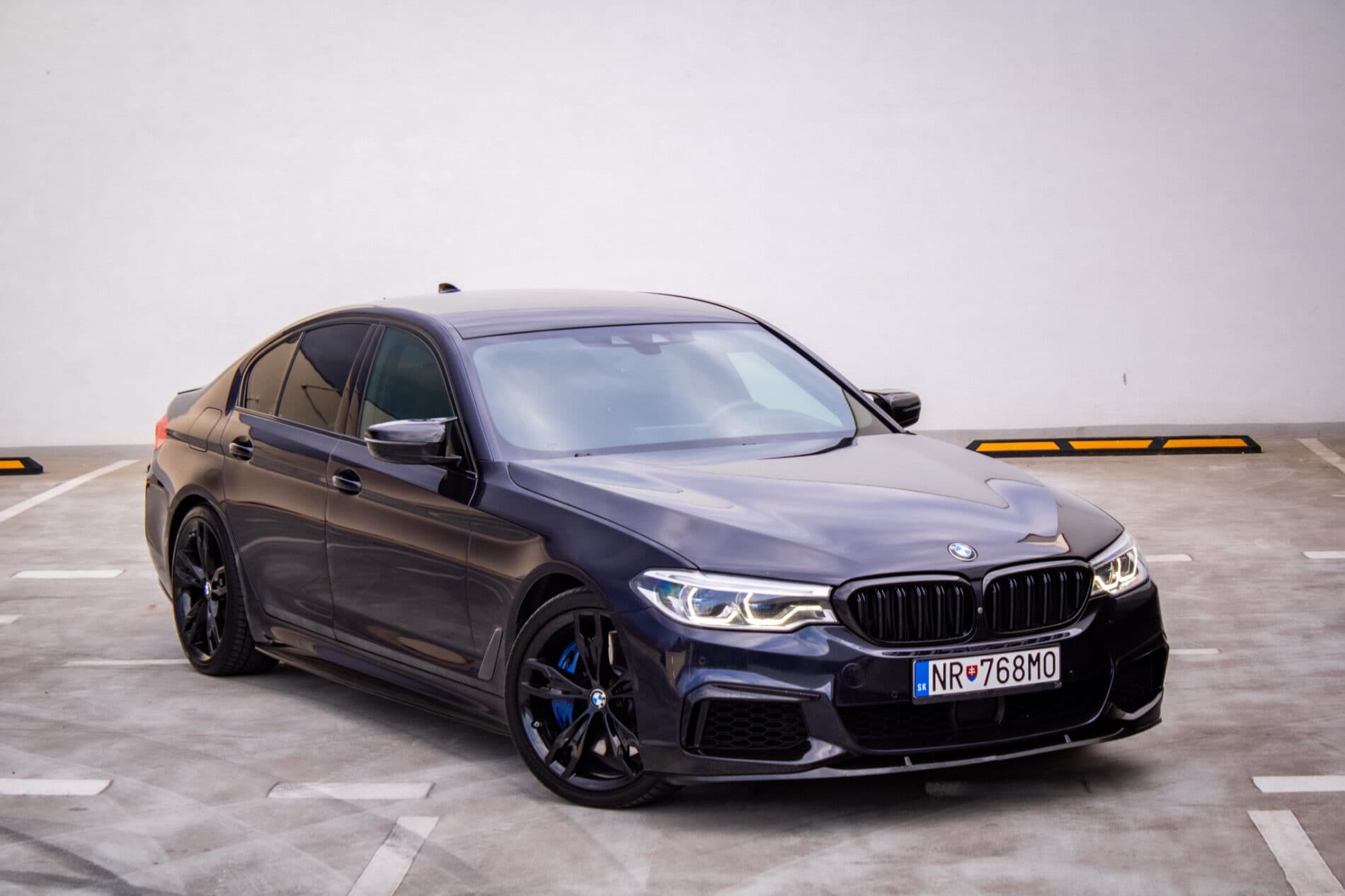 2019 BMW M550d, čierna sedan, 239 000 km