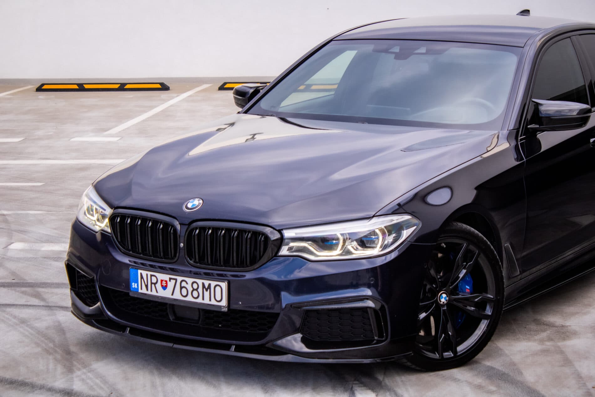 2019 BMW M550d, čierna sedan, 239 000 km