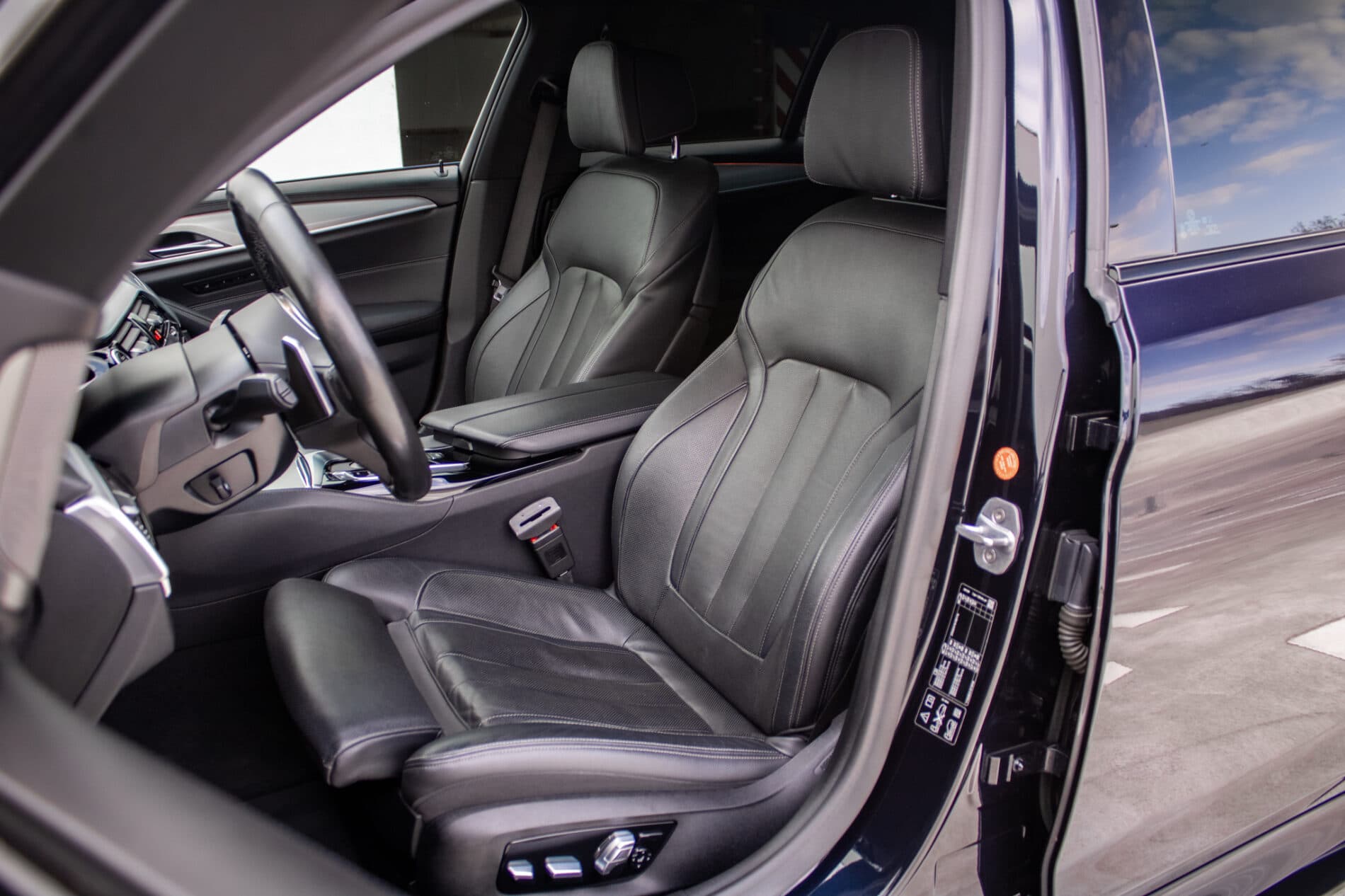 2019 BMW M550d, čierna sedan, 239 000 km