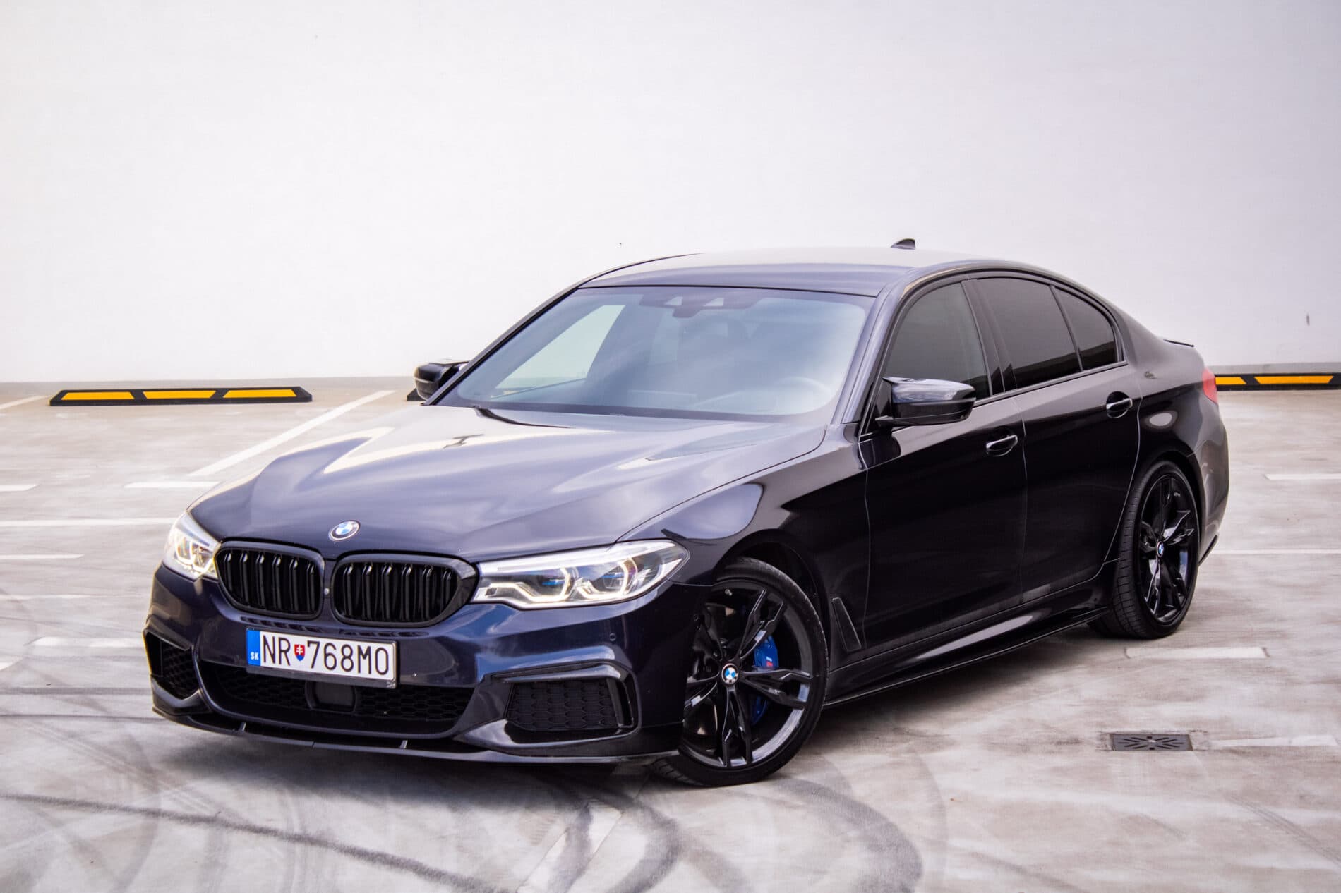 2019 BMW M550d, čierna sedan, 239 000 km