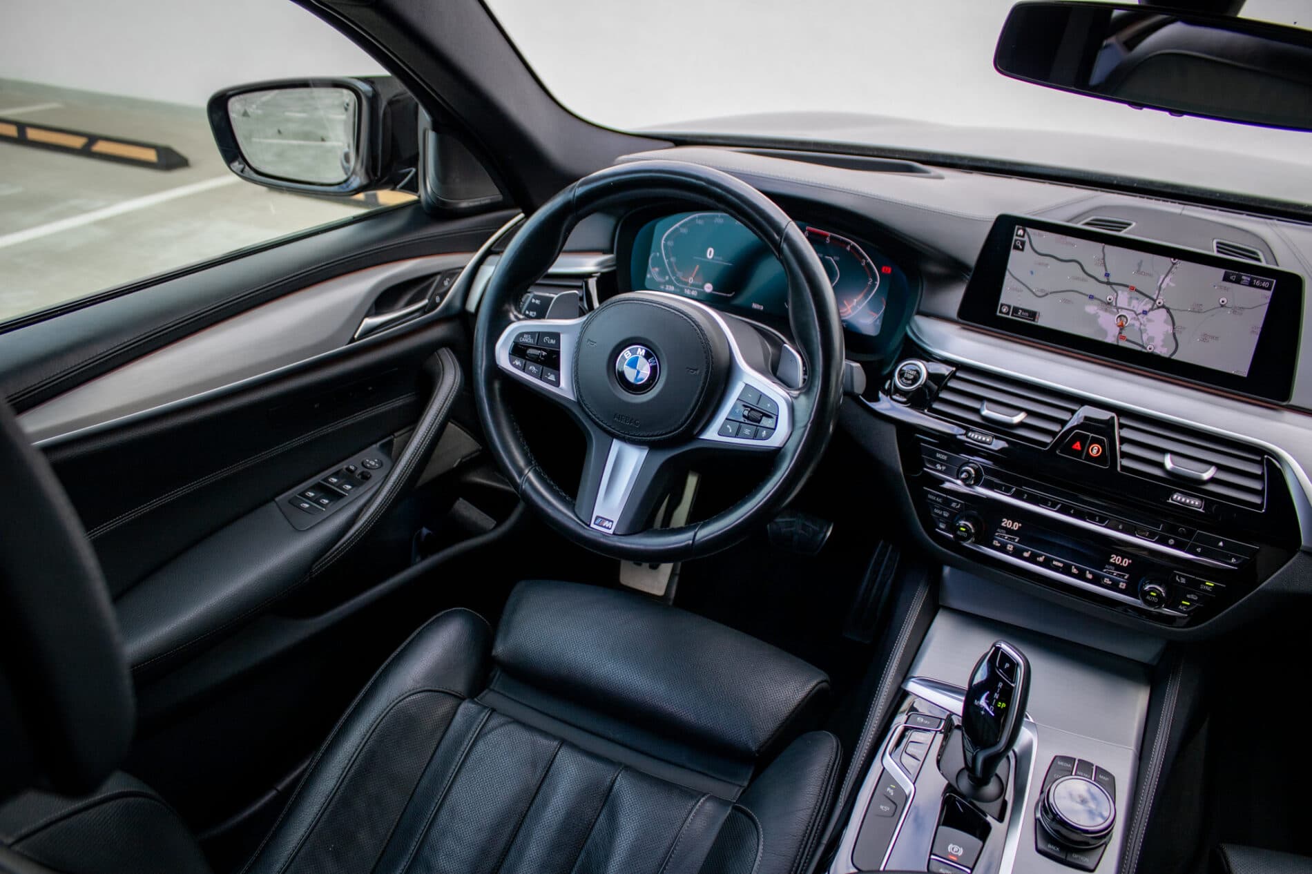 2019 BMW M550d, čierna sedan, 239 000 km