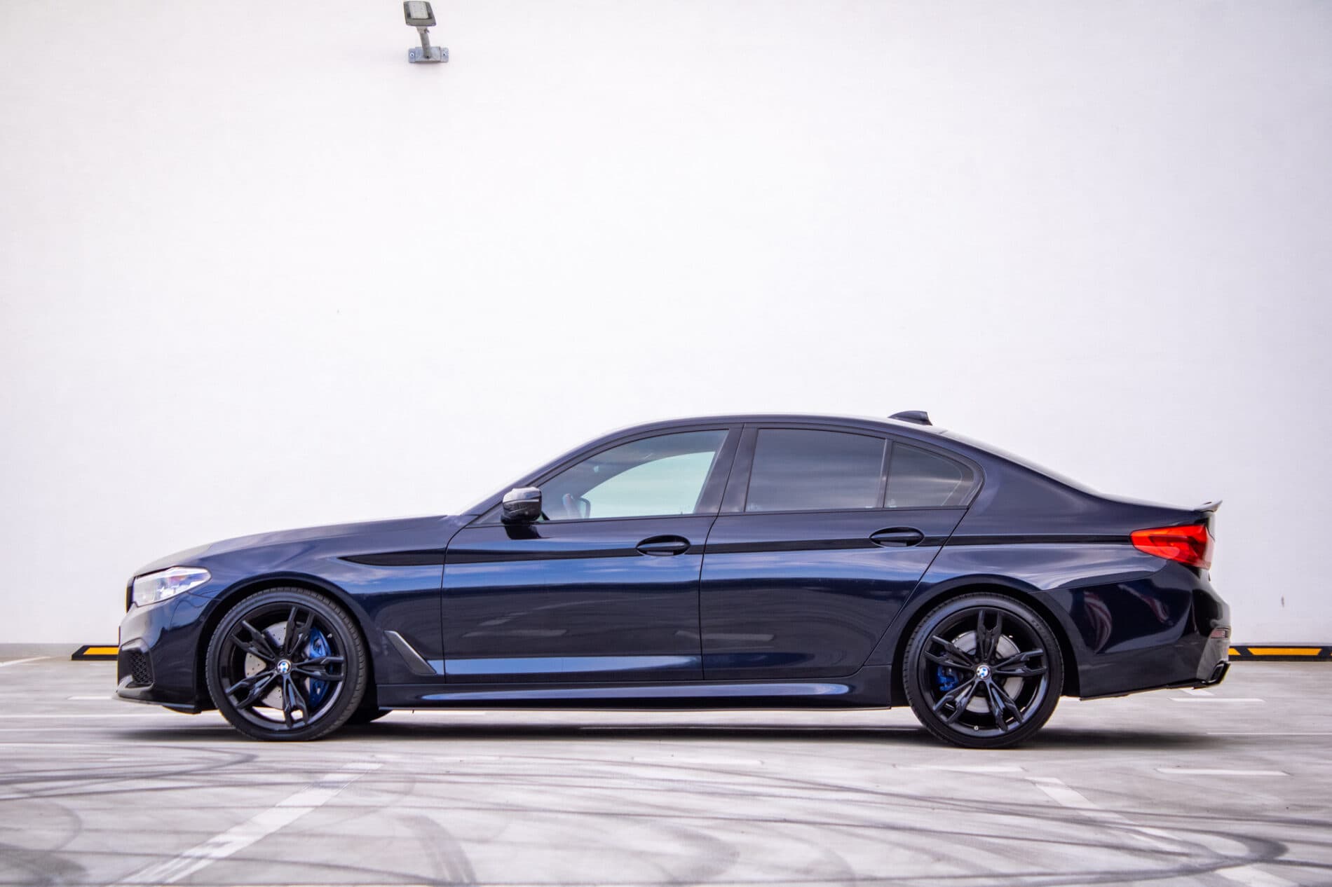 2019 BMW M550d, čierna sedan, 239 000 km