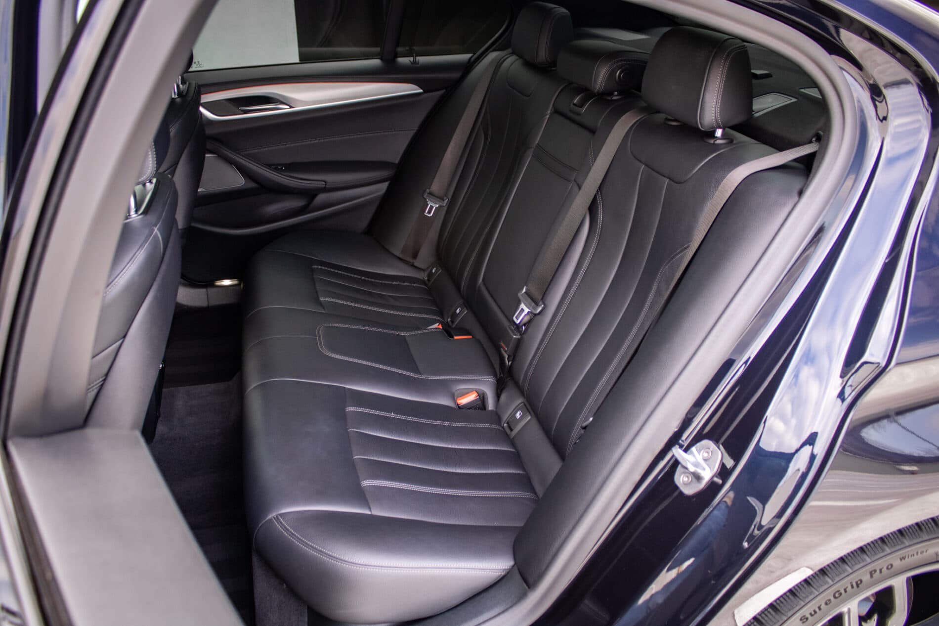 2019 BMW M550d, čierna sedan, 239 000 km