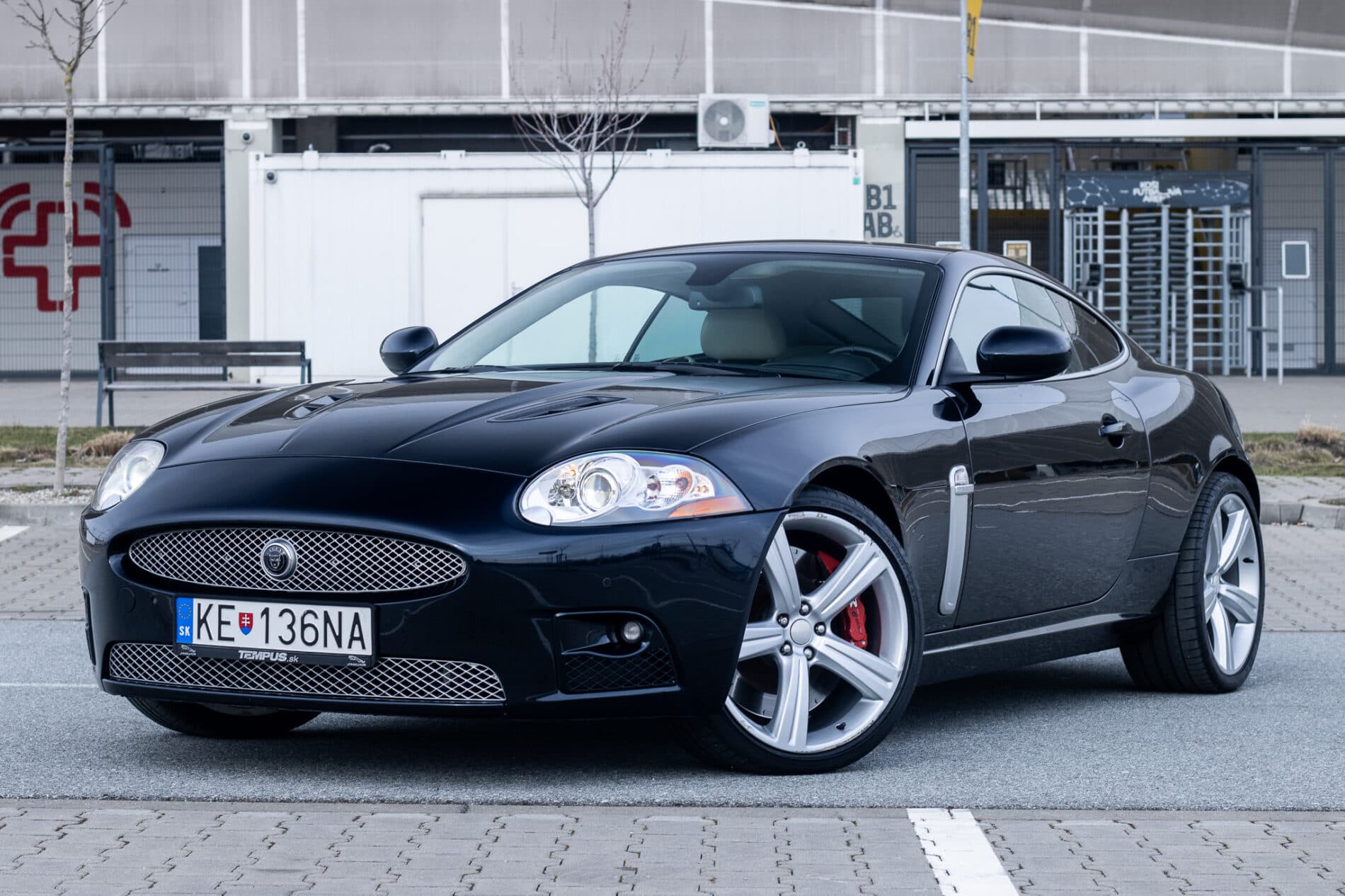 2007 Jaguar XKR, čierna kupé, 178 476 km