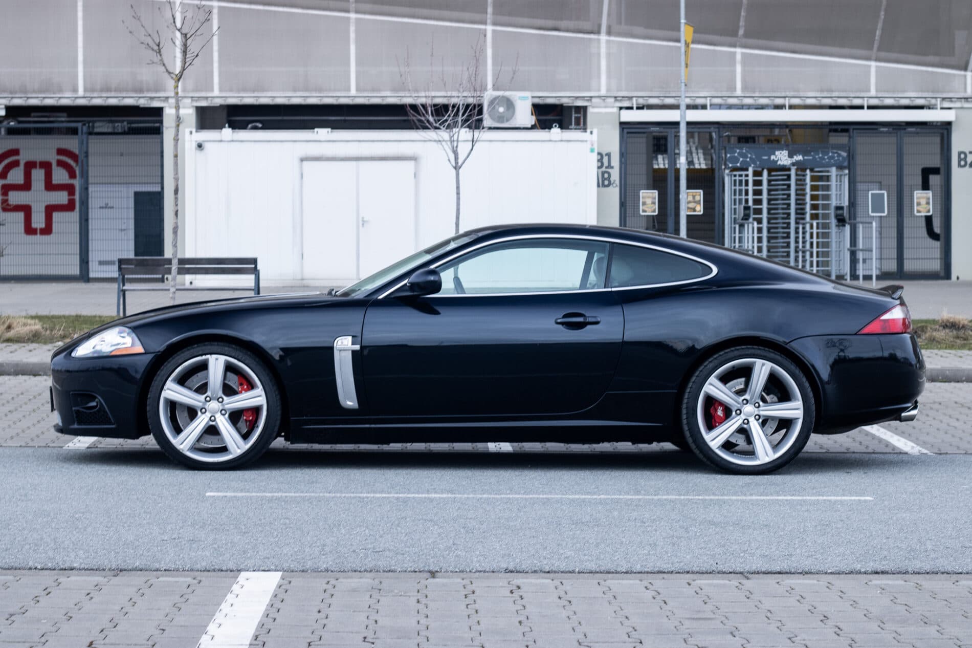 2007 Jaguar XKR, čierna kupé, 178 476 km