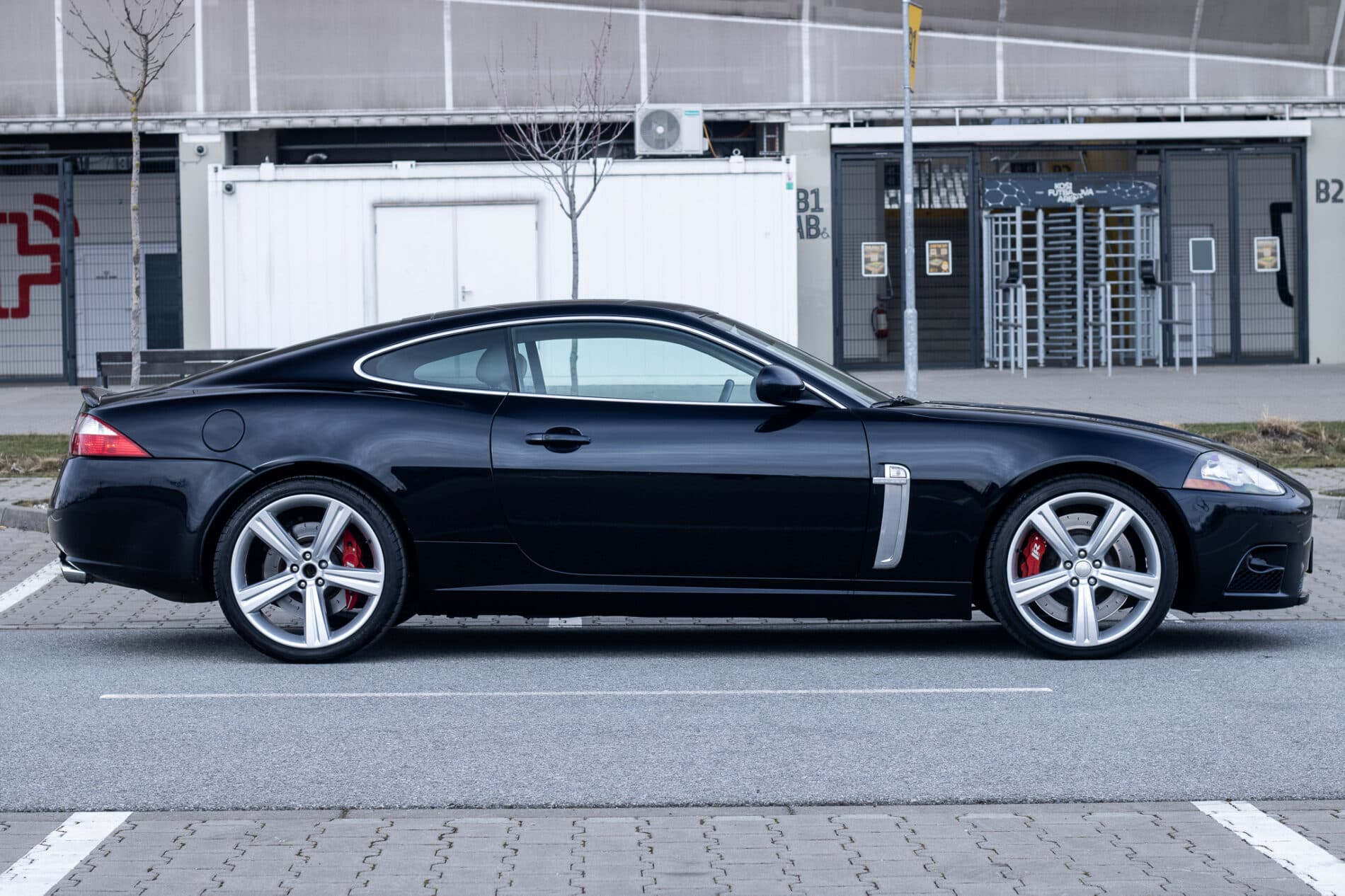2007 Jaguar XKR, čierna kupé, 178 476 km