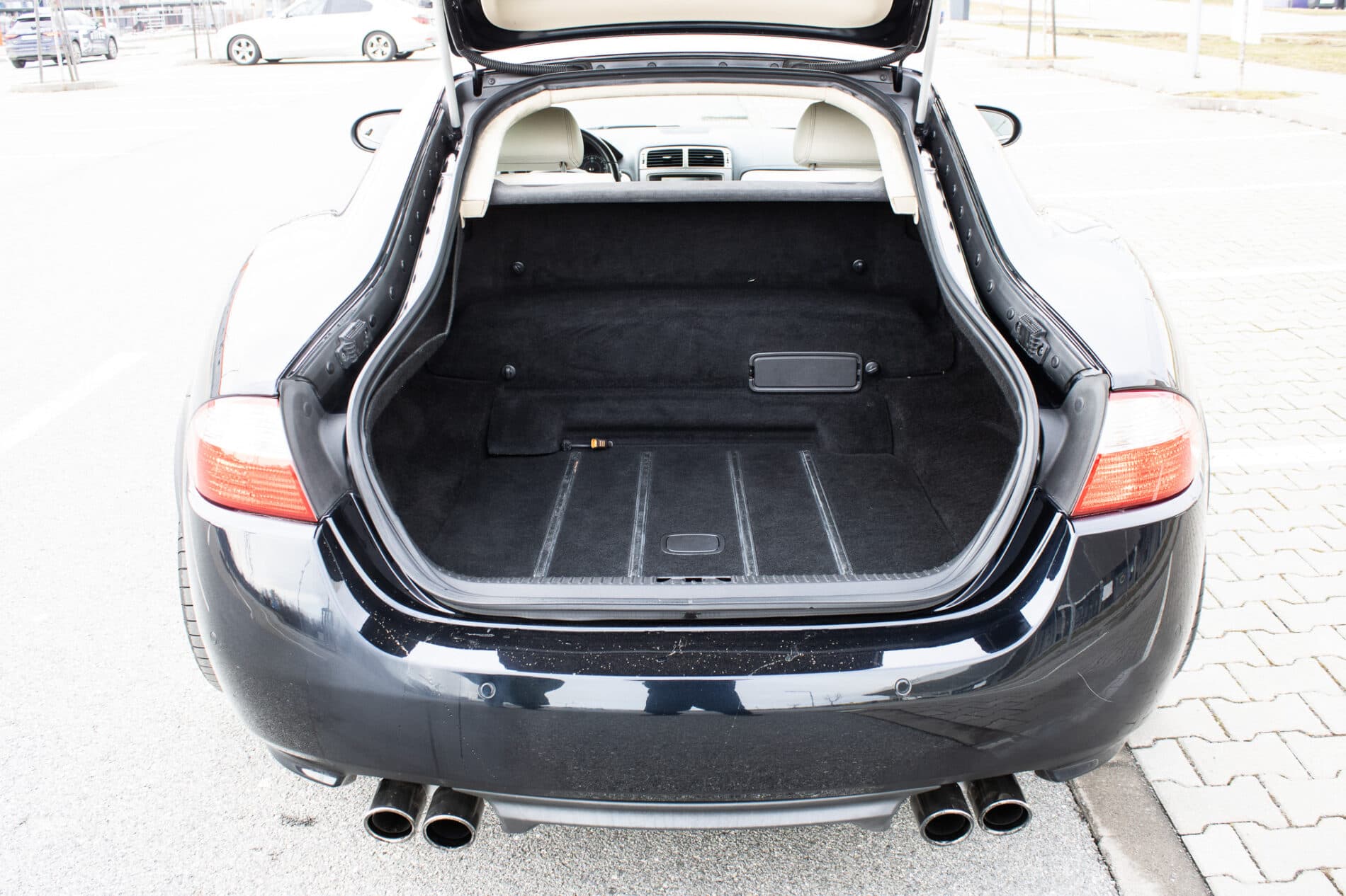 2007 Jaguar XKR, čierna kupé, 178 476 km