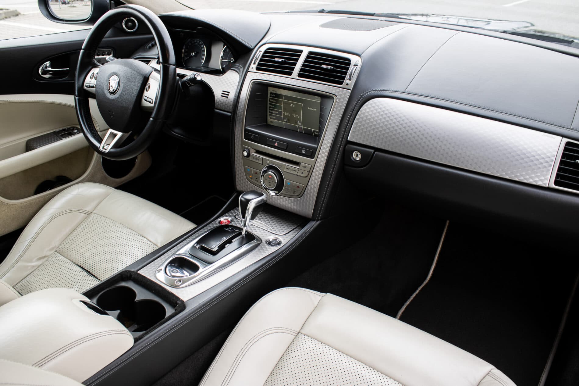 2007 Jaguar XKR, čierna kupé, 178 476 km