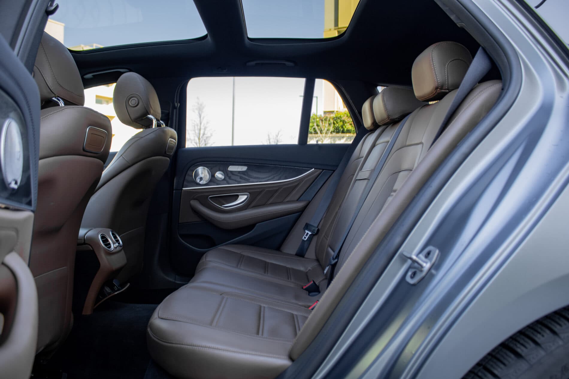 2019 Mercedes-Benz E 63 AMG, sivá kombi, 165 262 km