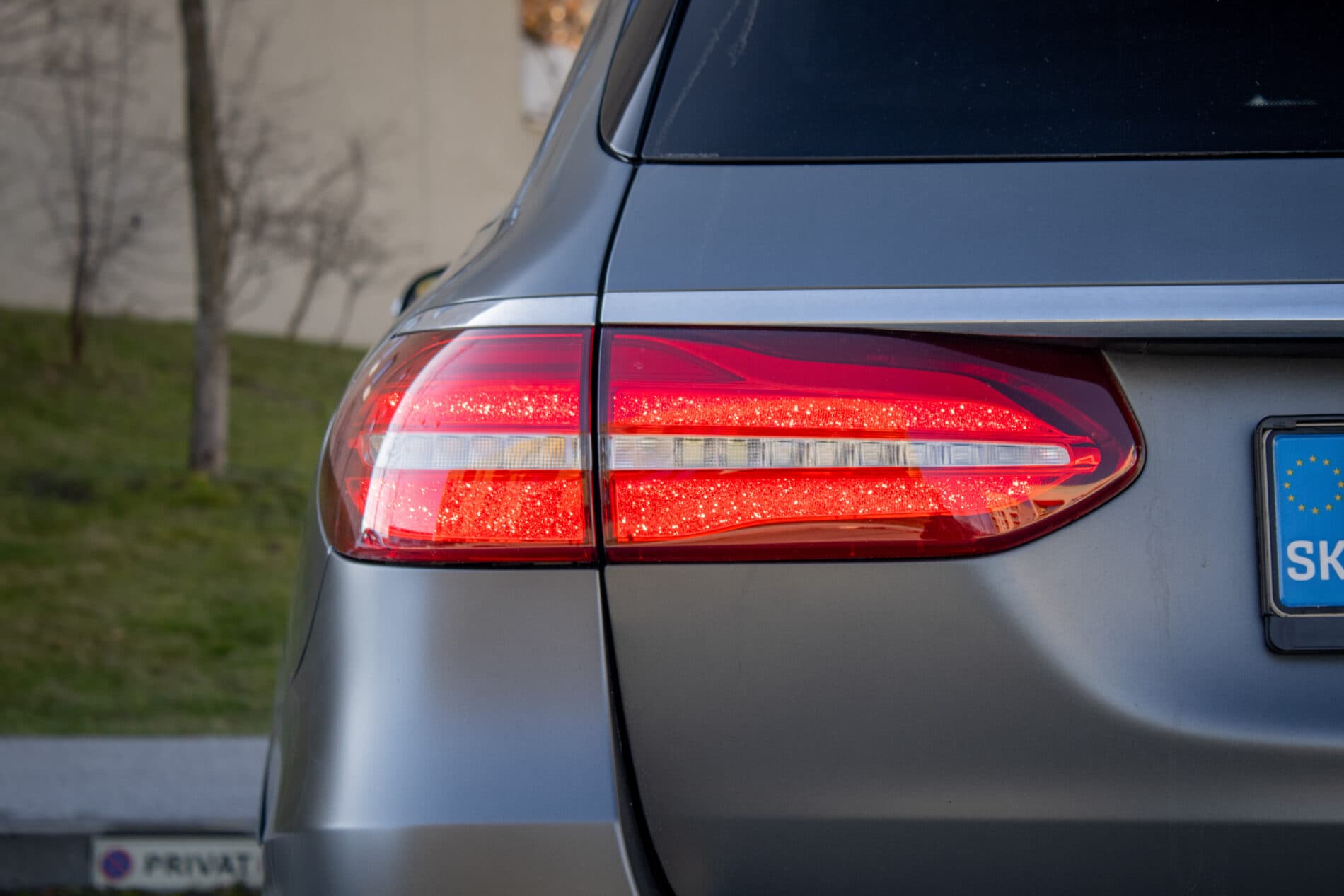 2019 Mercedes-Benz E 63 AMG, sivá kombi, 165 262 km