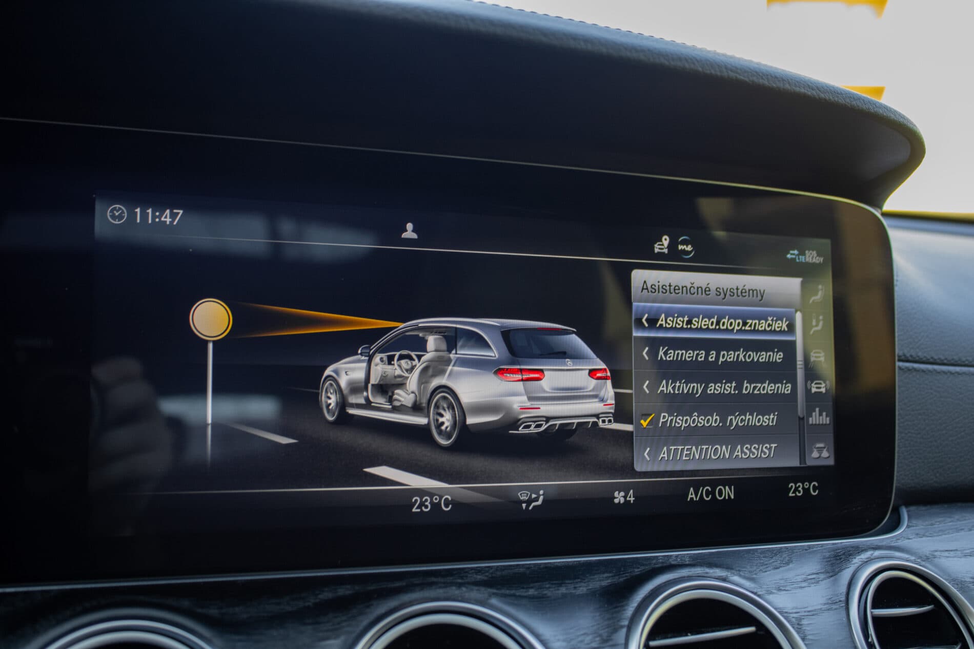 2019 Mercedes-Benz E 63 AMG, sivá kombi, 165 262 km