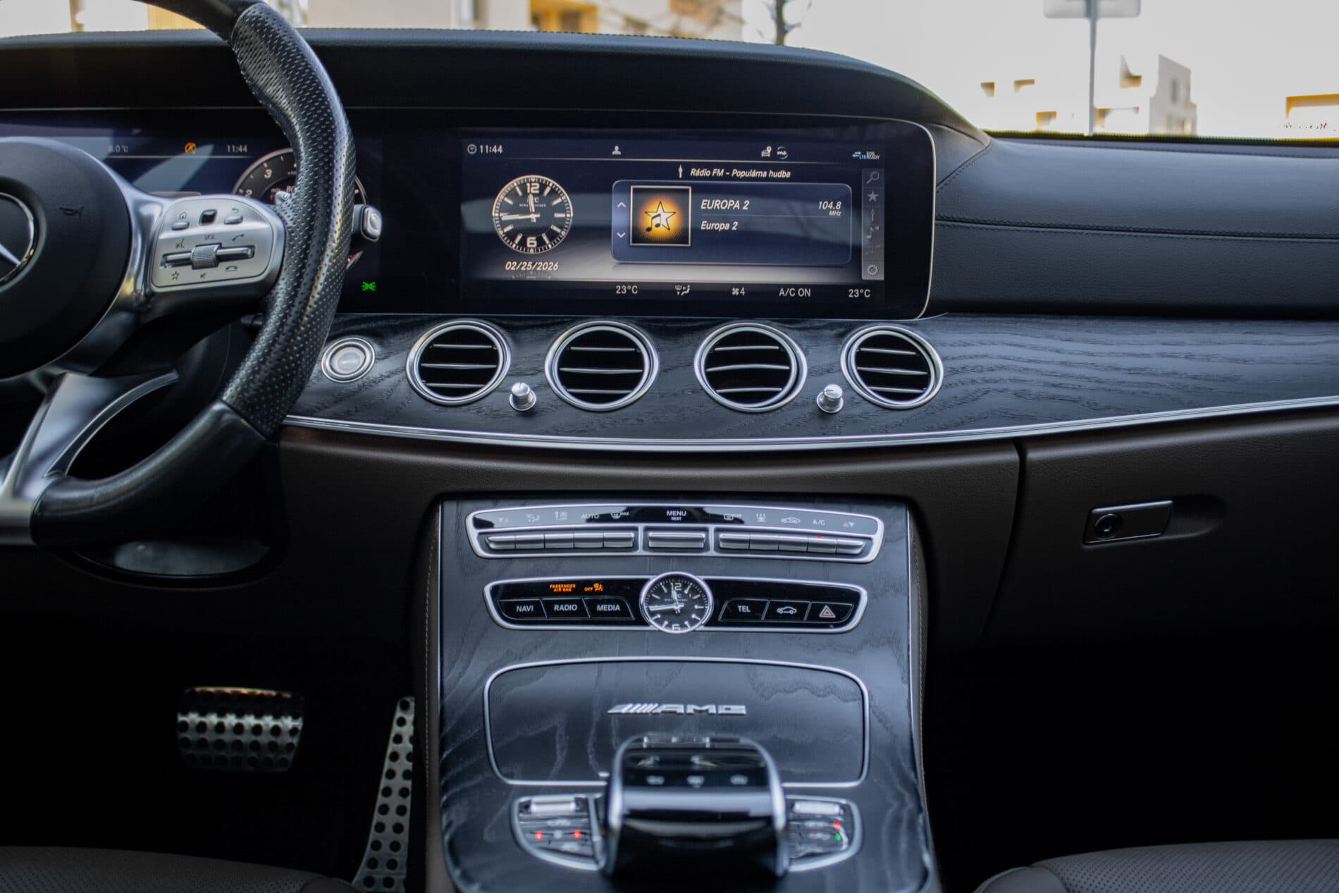 2019 Mercedes-Benz E 63 AMG, sivá kombi, 165 262 km