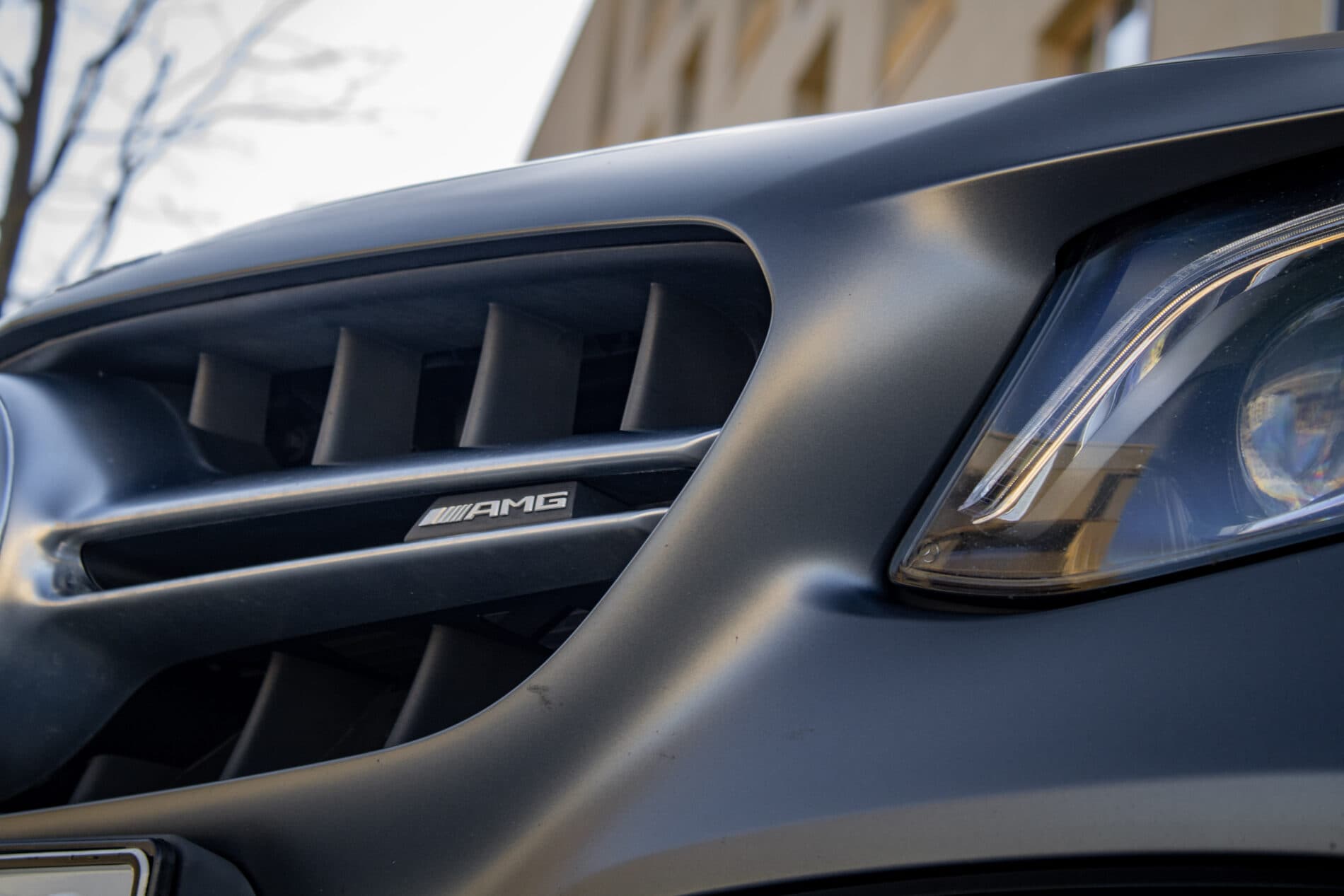 2019 Mercedes-Benz E 63 AMG, sivá kombi, 165 262 km