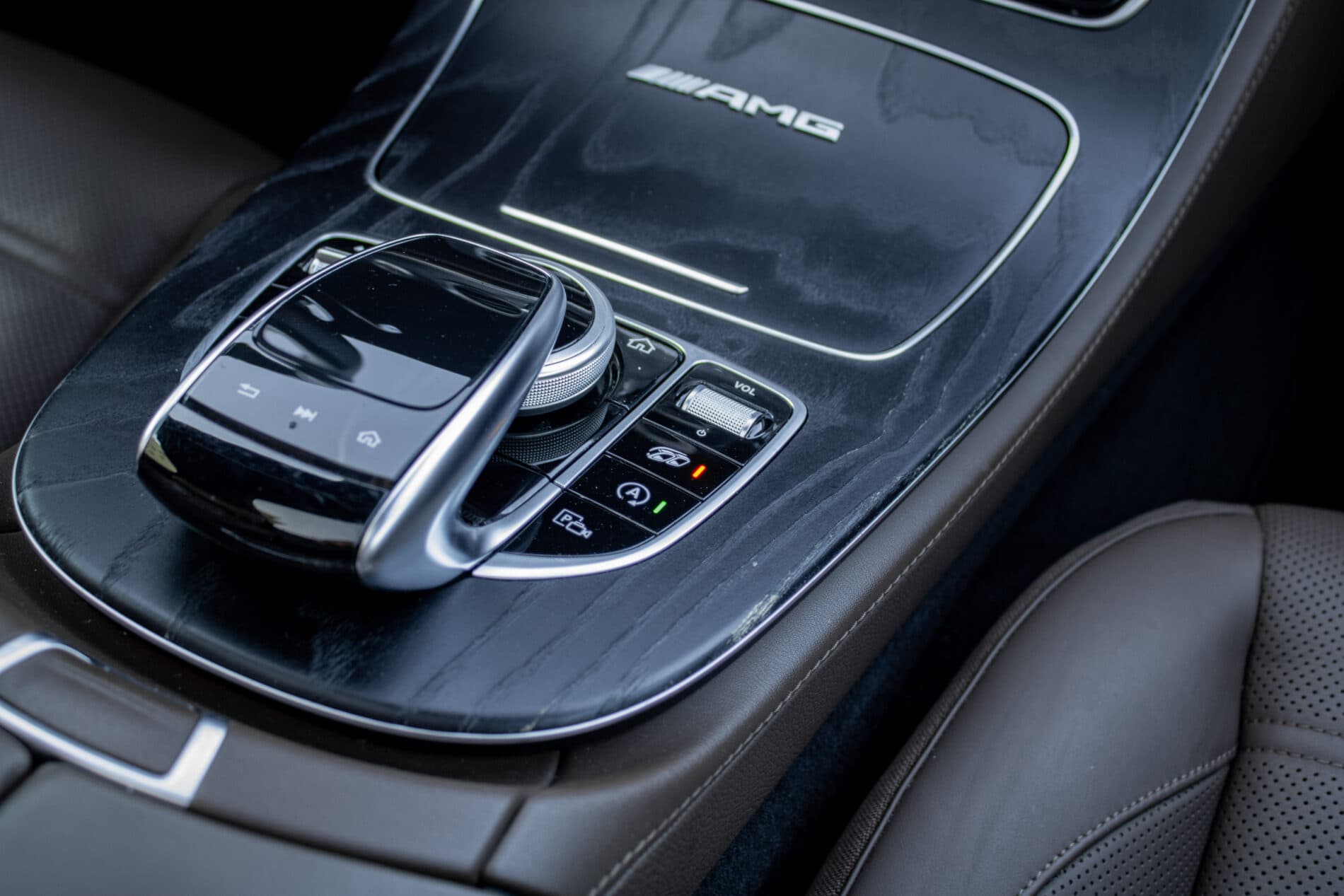 2019 Mercedes-Benz E 63 AMG, sivá kombi, 165 262 km