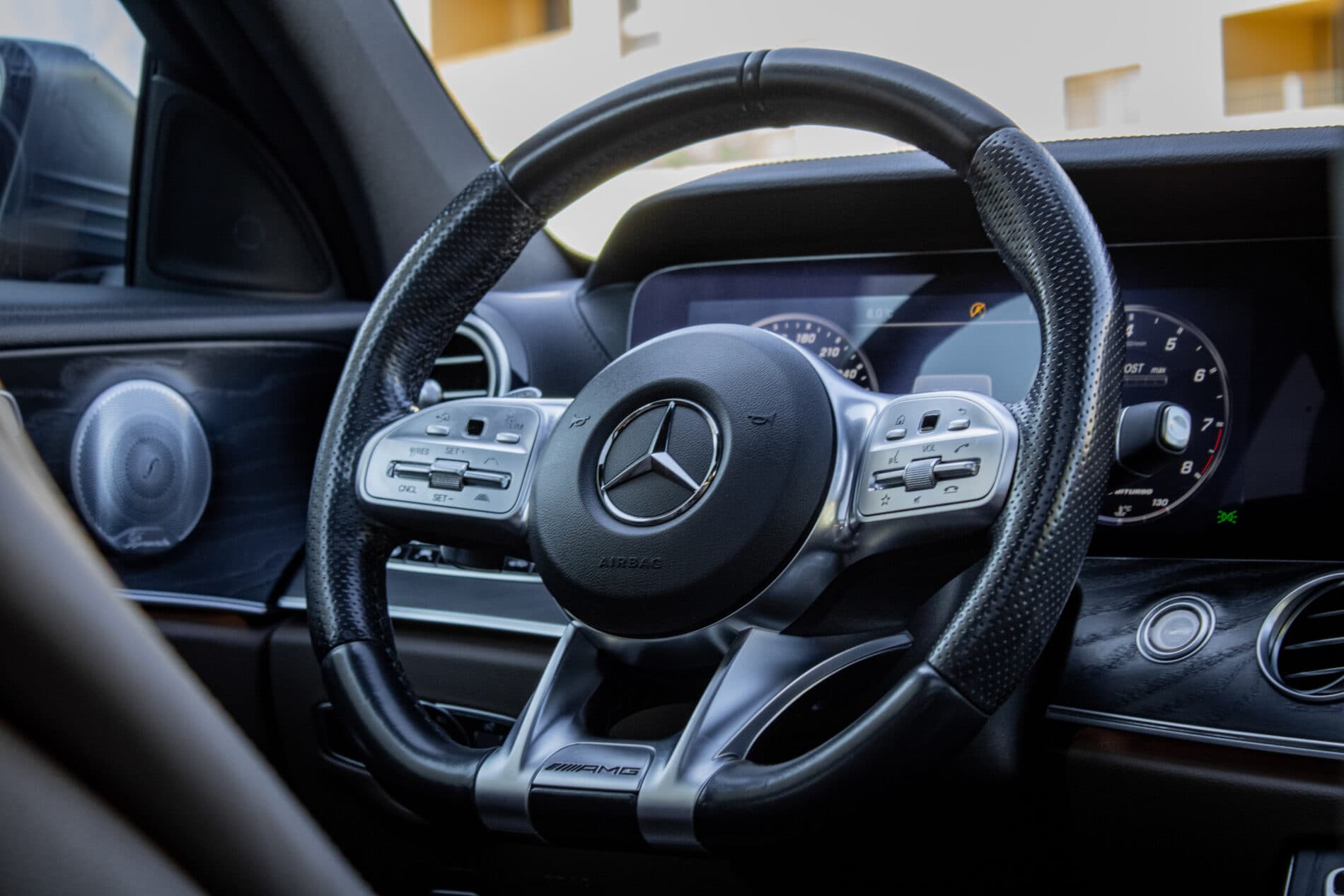 2019 Mercedes-Benz E 63 AMG, sivá kombi, 165 262 km