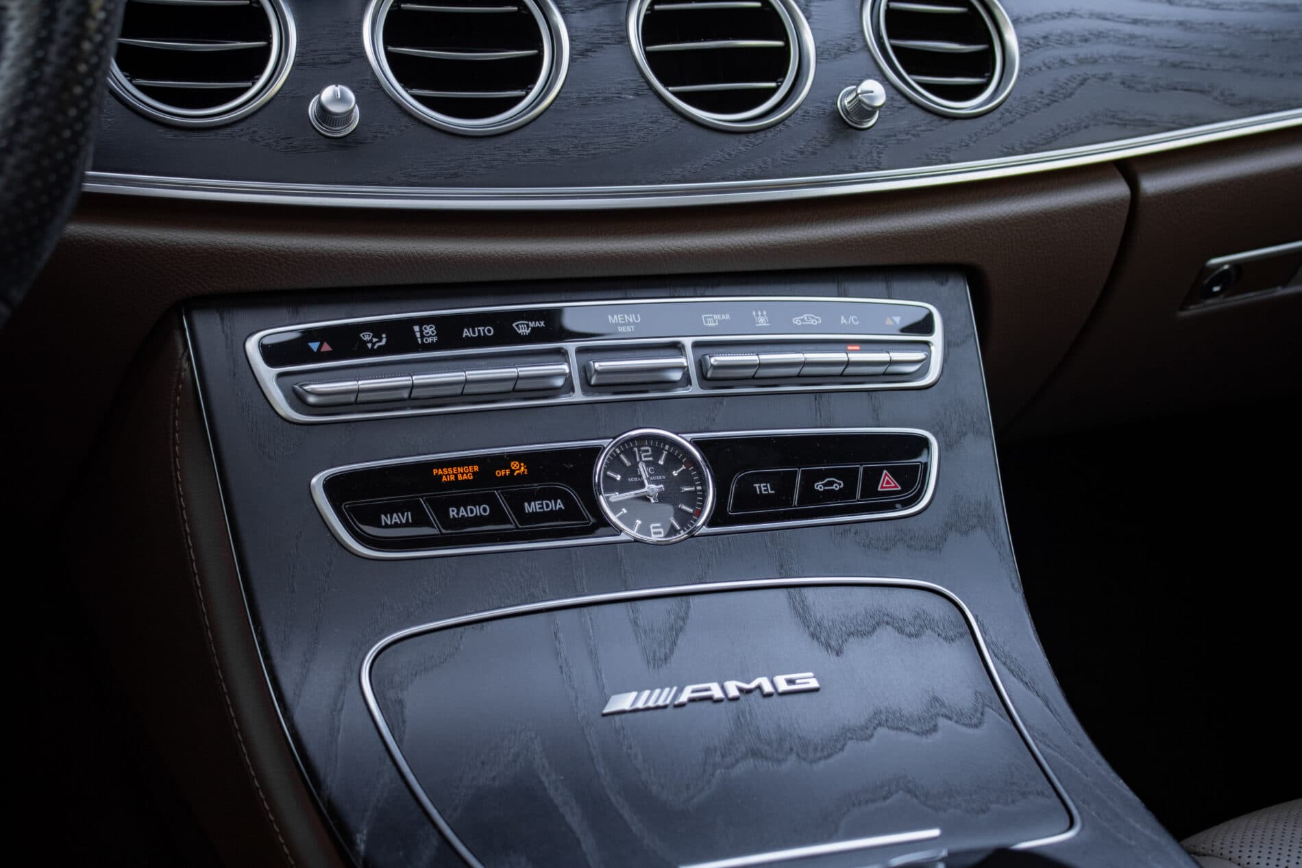 2019 Mercedes-Benz E 63 AMG, sivá kombi, 165 262 km