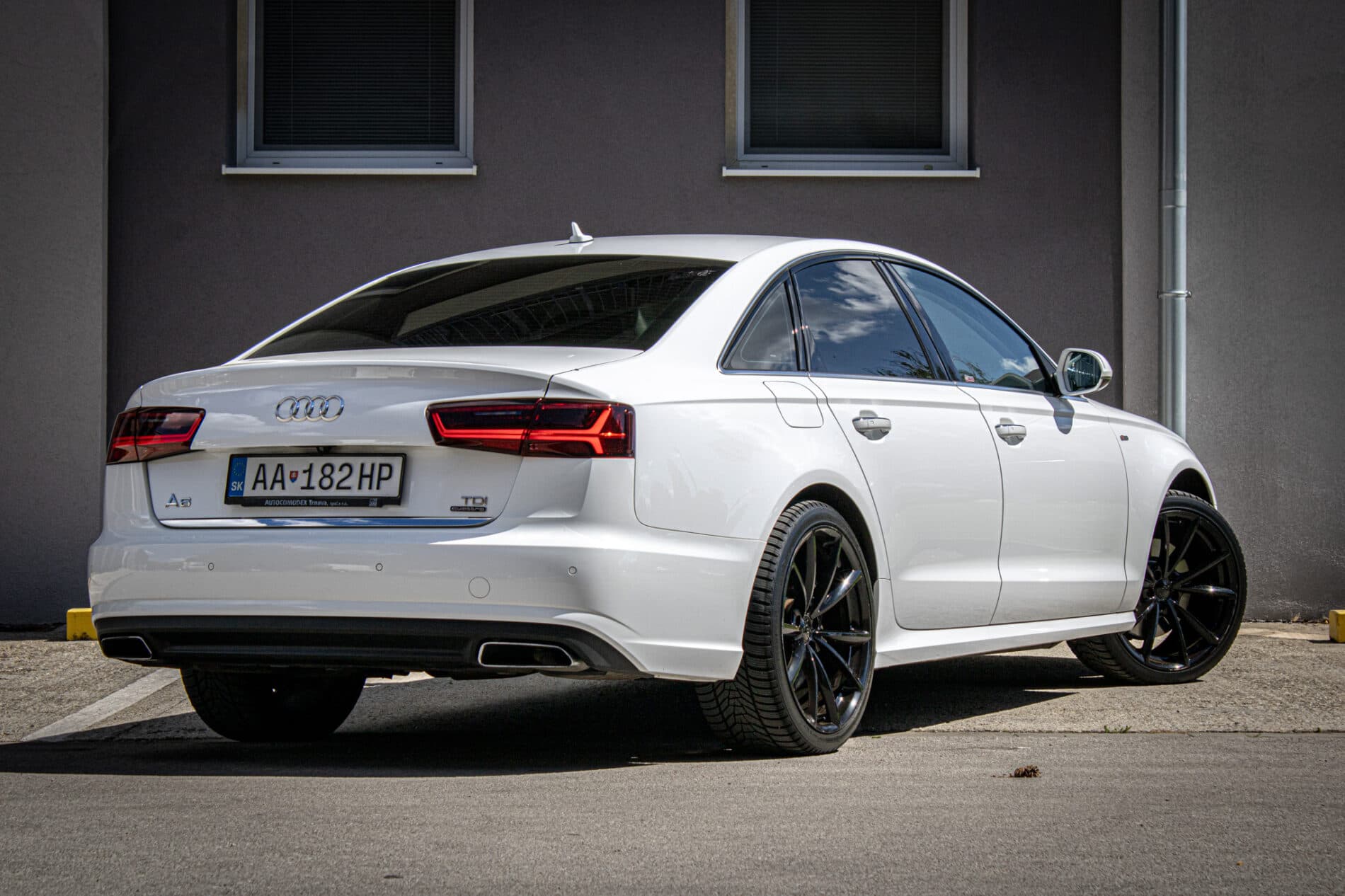 2016 AUDI A6, biela sedan, 244 763 km