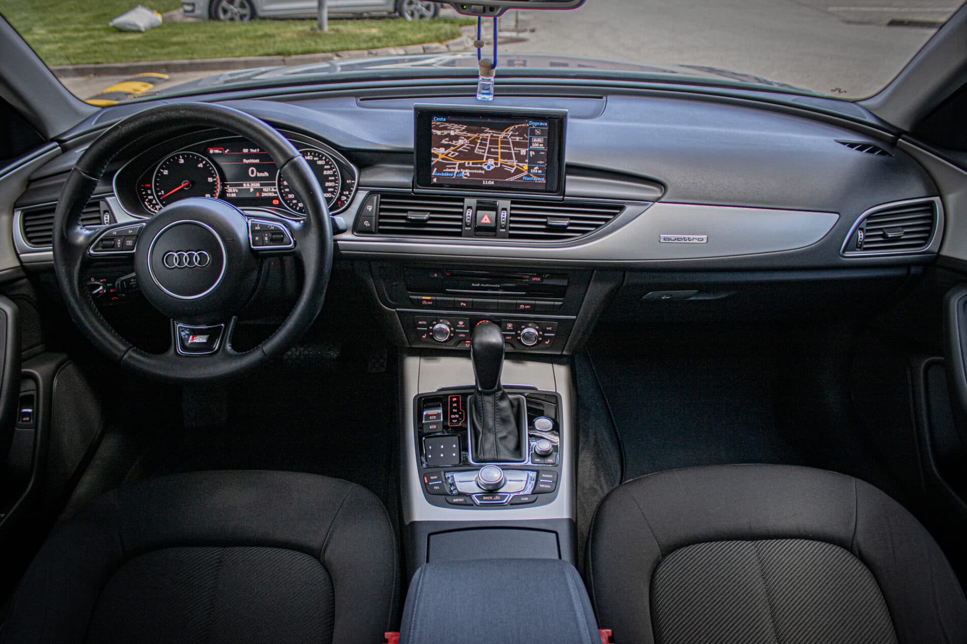 2016 AUDI A6, biela sedan, 244 763 km