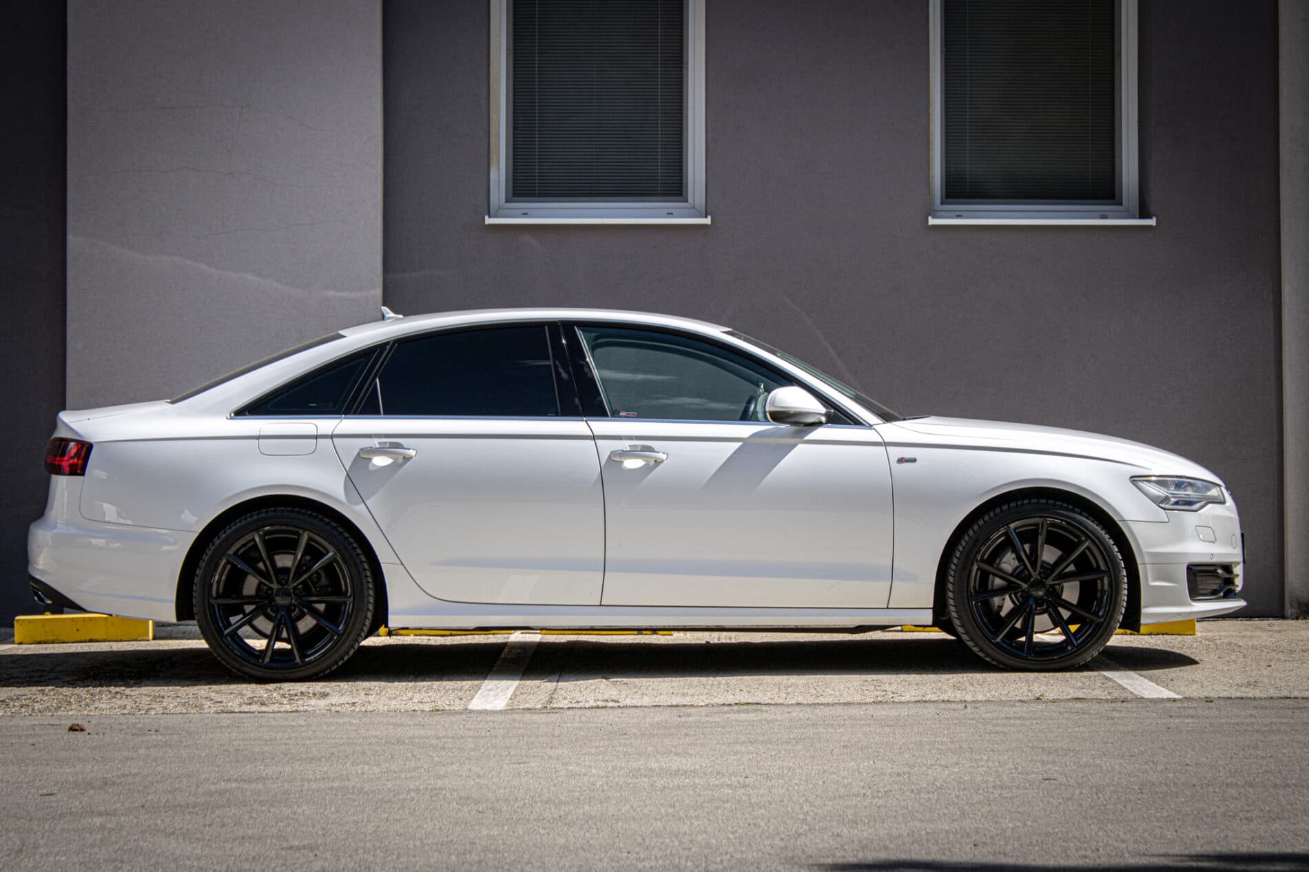 2016 AUDI A6, biela sedan, 244 763 km