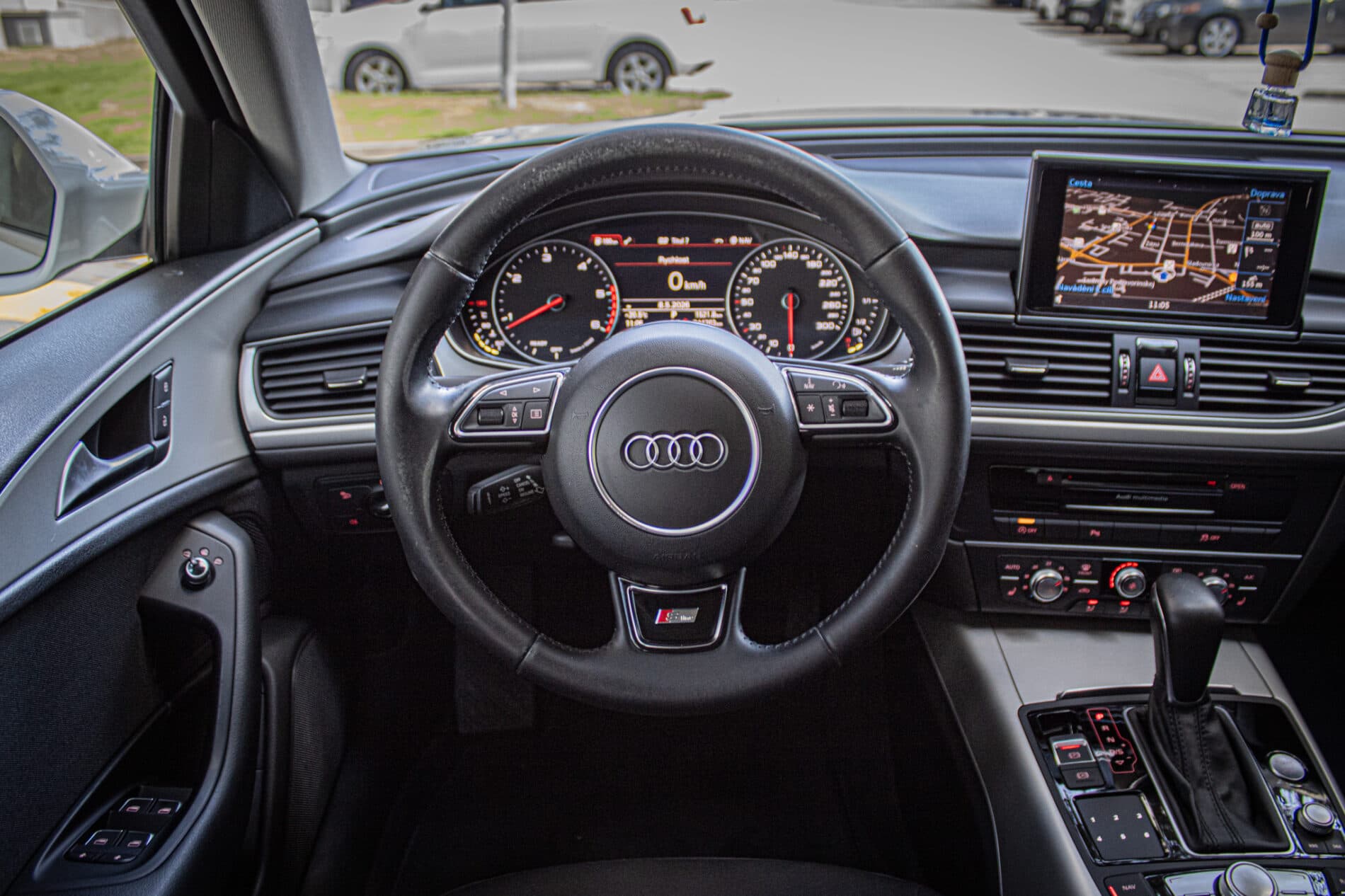 2016 AUDI A6, biela sedan, 244 763 km