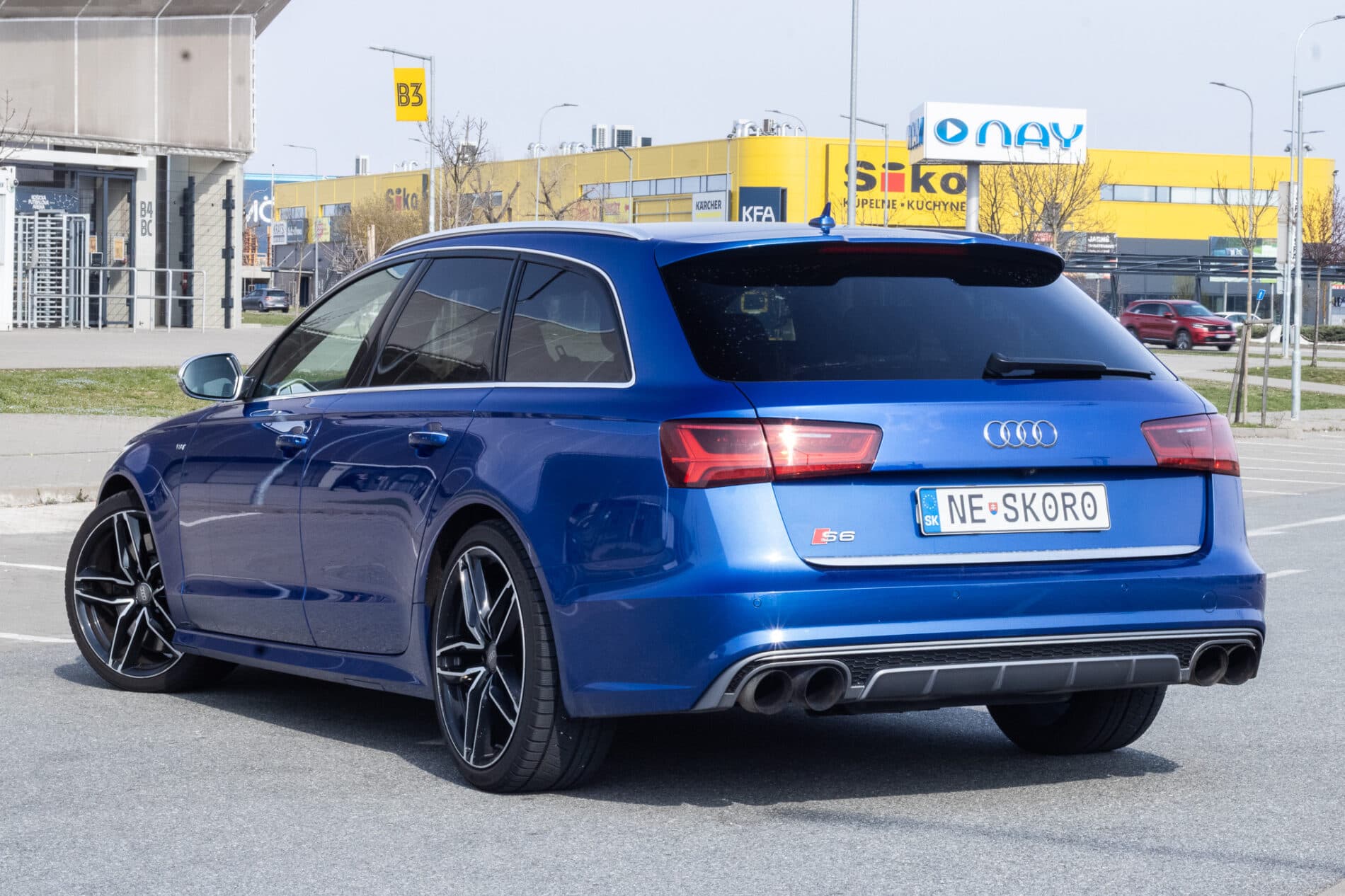 2015 AUDI S6, modrá kombi, 264 543 km