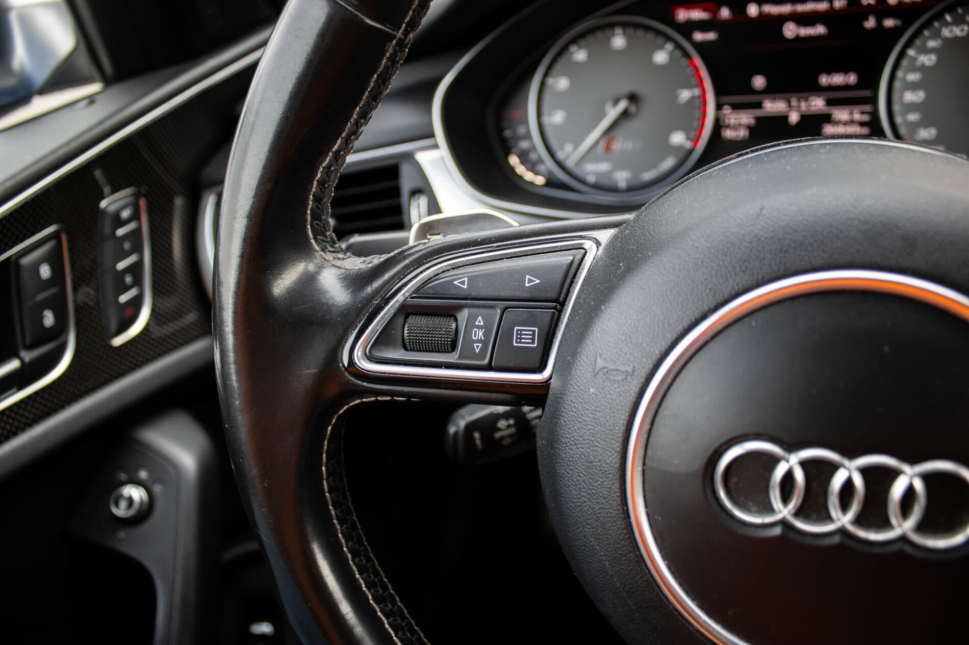 2015 AUDI S6, modrá kombi, 264 543 km
