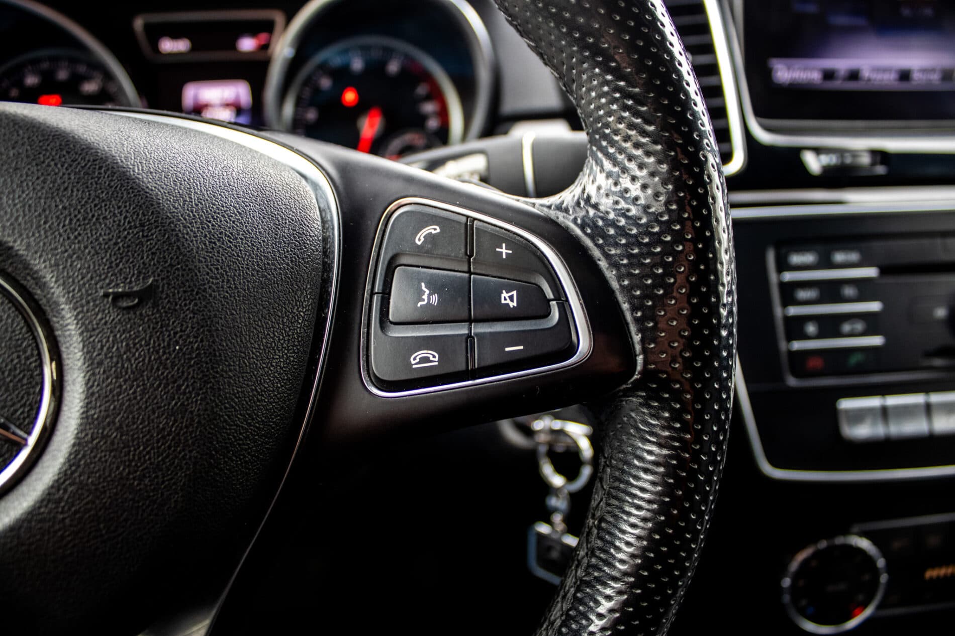 2018 Mercedes-Benz GLE 500e, sivá kombi, 71 352 km