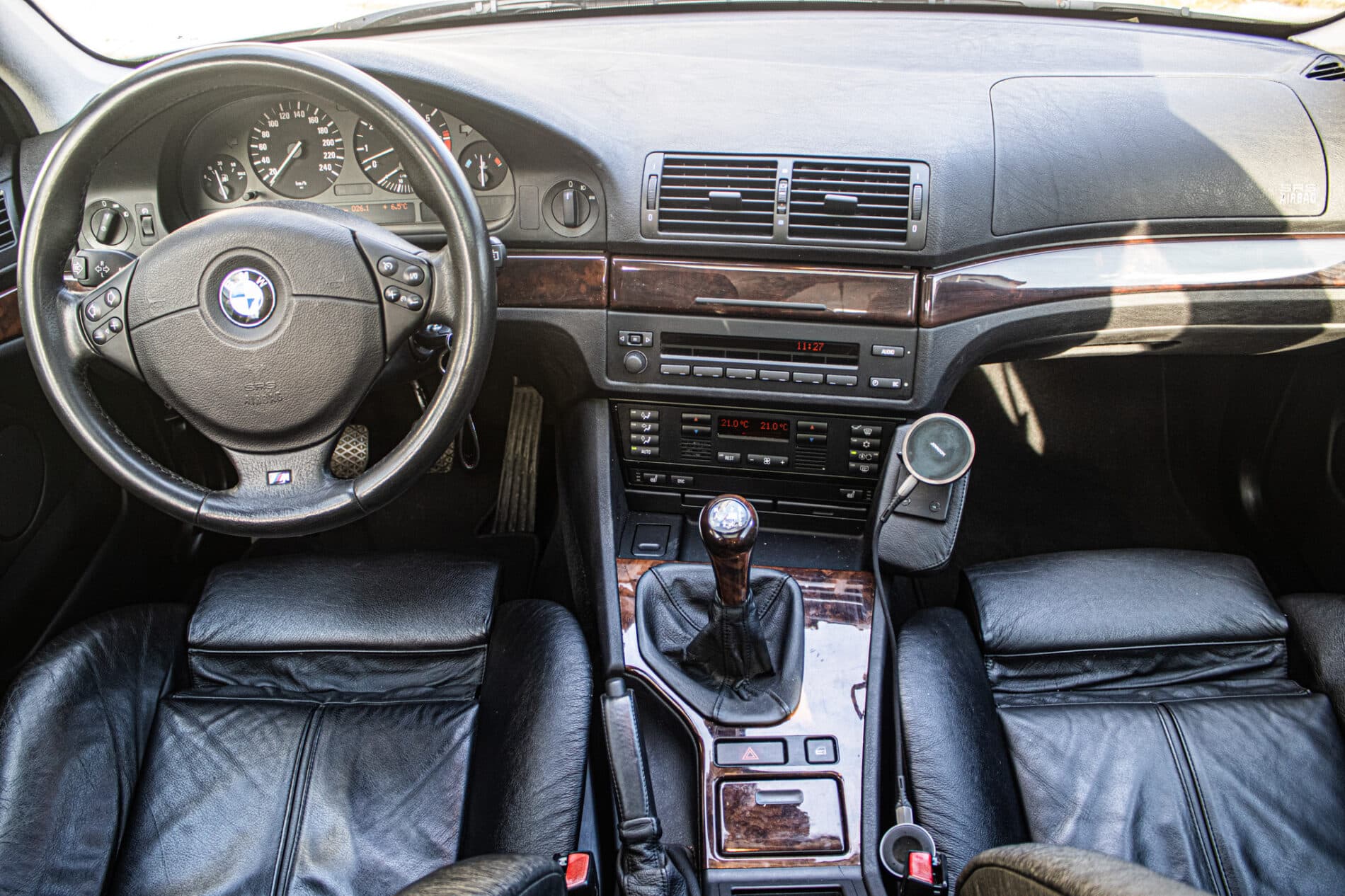 1999 BMW 540i, strieborná sedan, 270 439 km