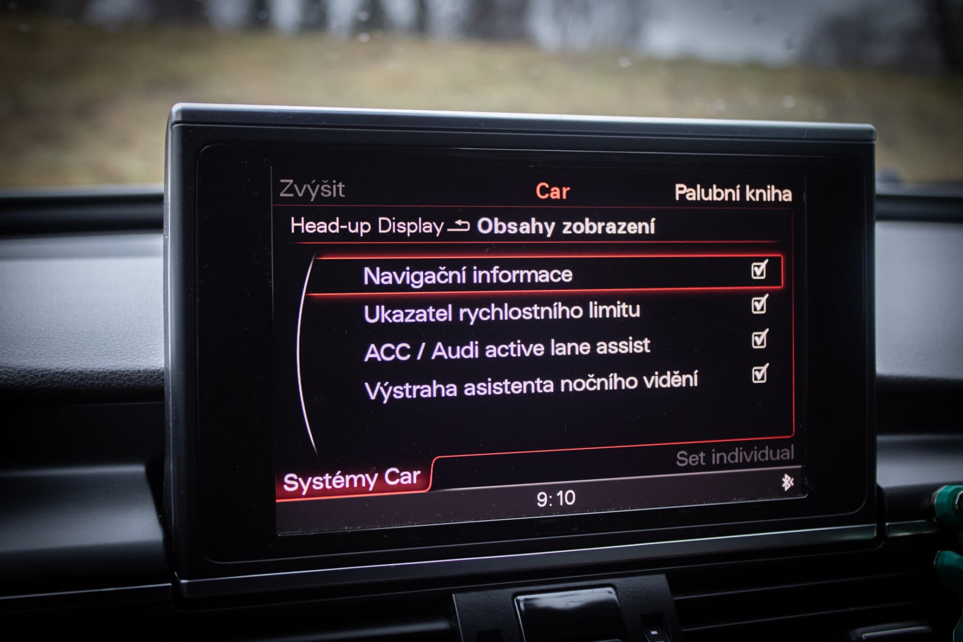 2011 AUDI A6, sivá sedan, 302 428 km