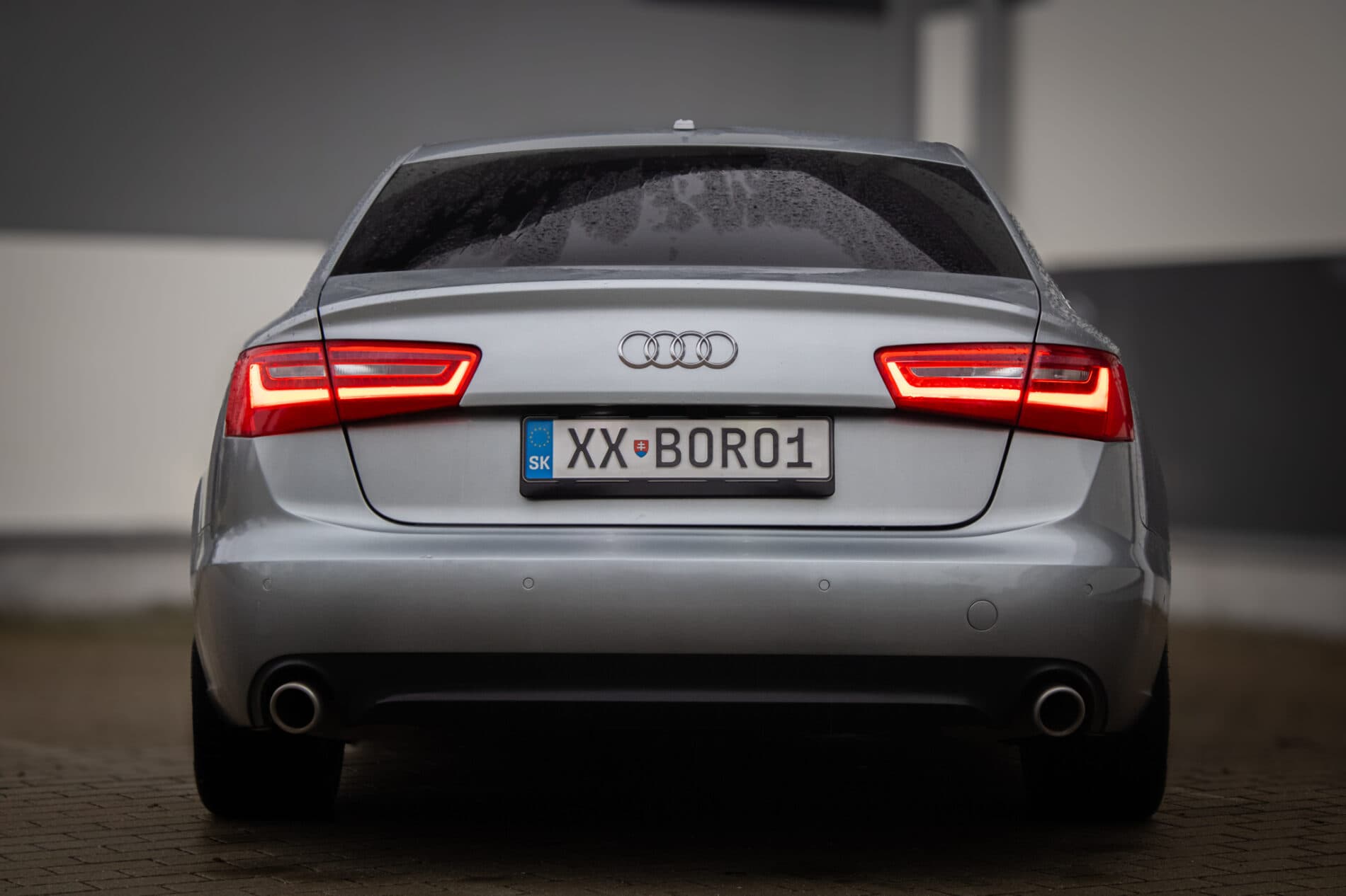 2011 AUDI A6, sivá sedan, 302 428 km