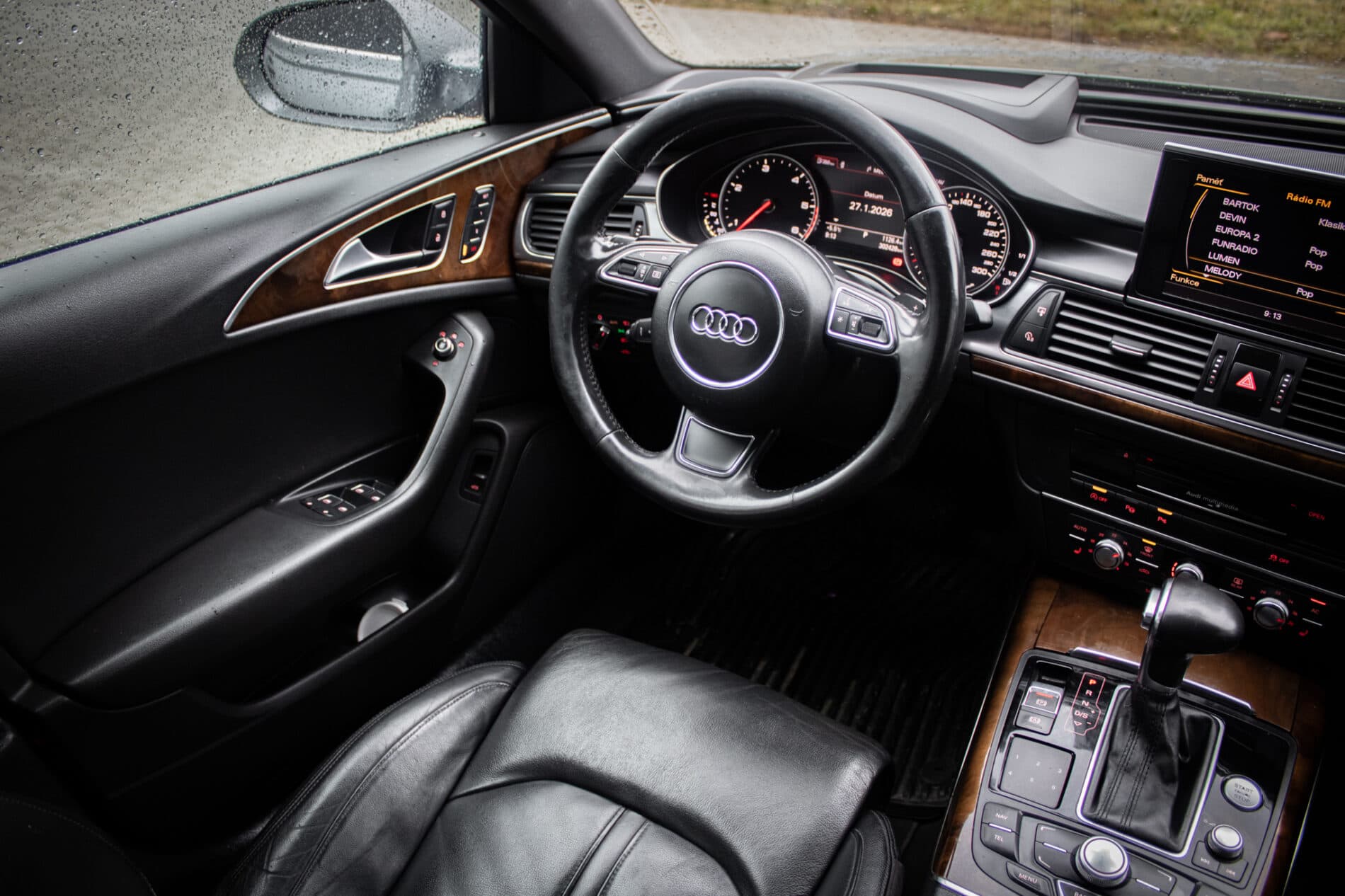 2011 AUDI A6, sivá sedan, 302 428 km