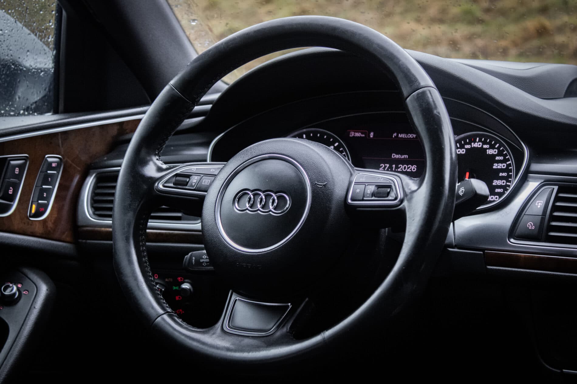 2011 AUDI A6, sivá sedan, 302 428 km