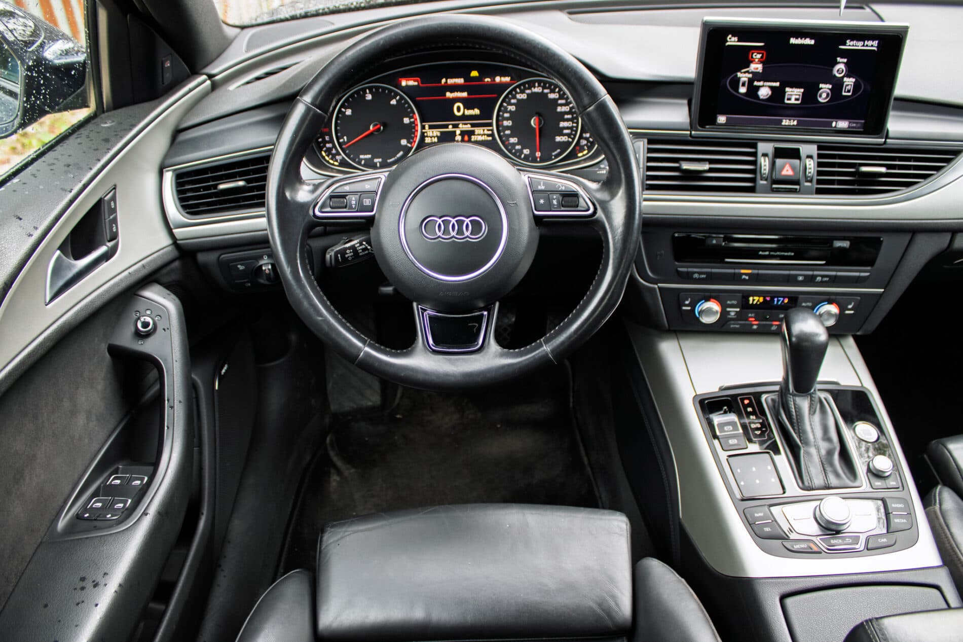 2016 AUDI A6, modrá sedan, 273 541 km