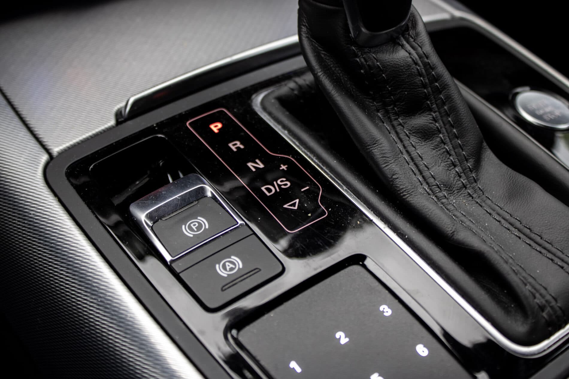 2018 AUDI A6, sivá kombi, 230 389 km