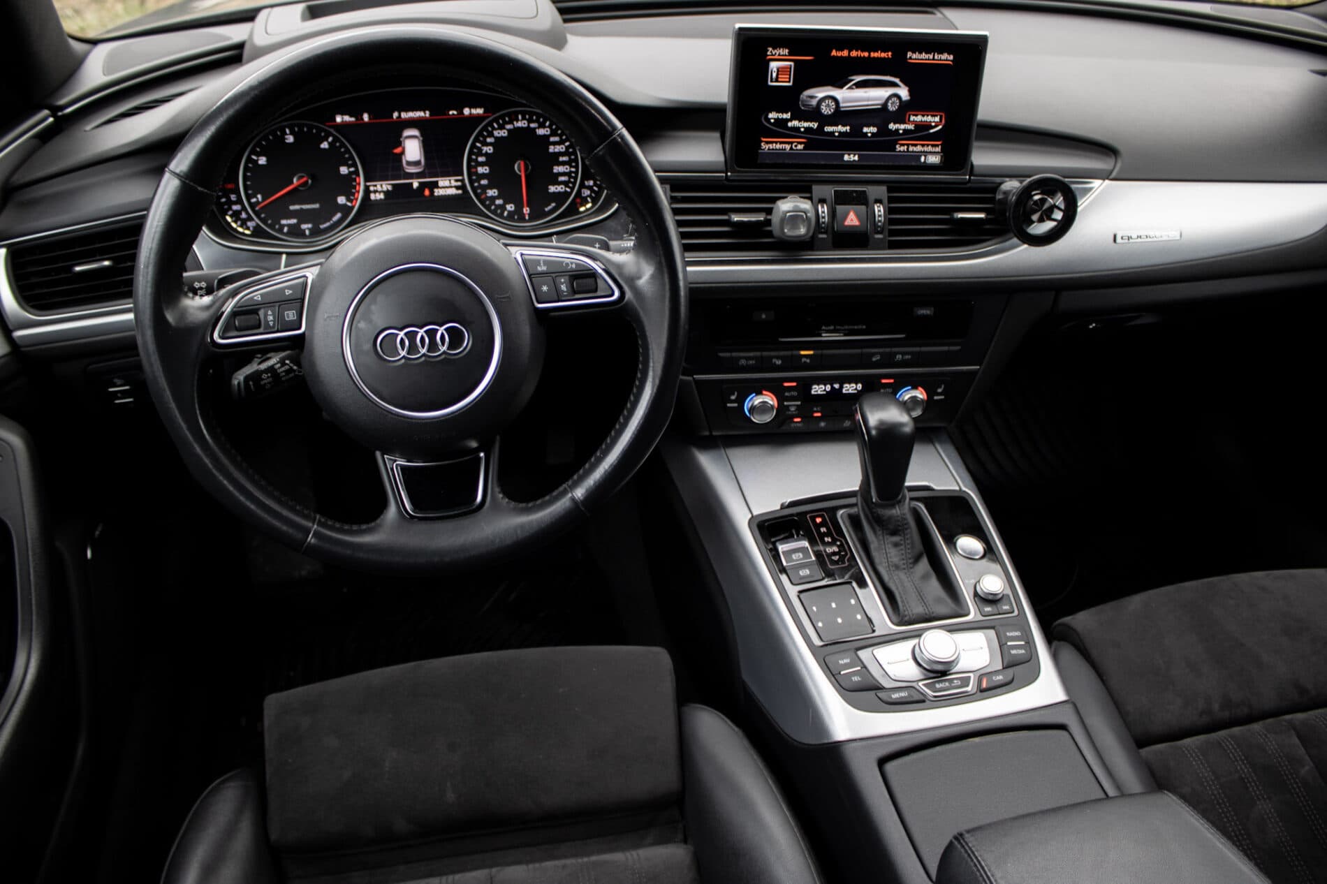2018 AUDI A6, sivá kombi, 230 389 km