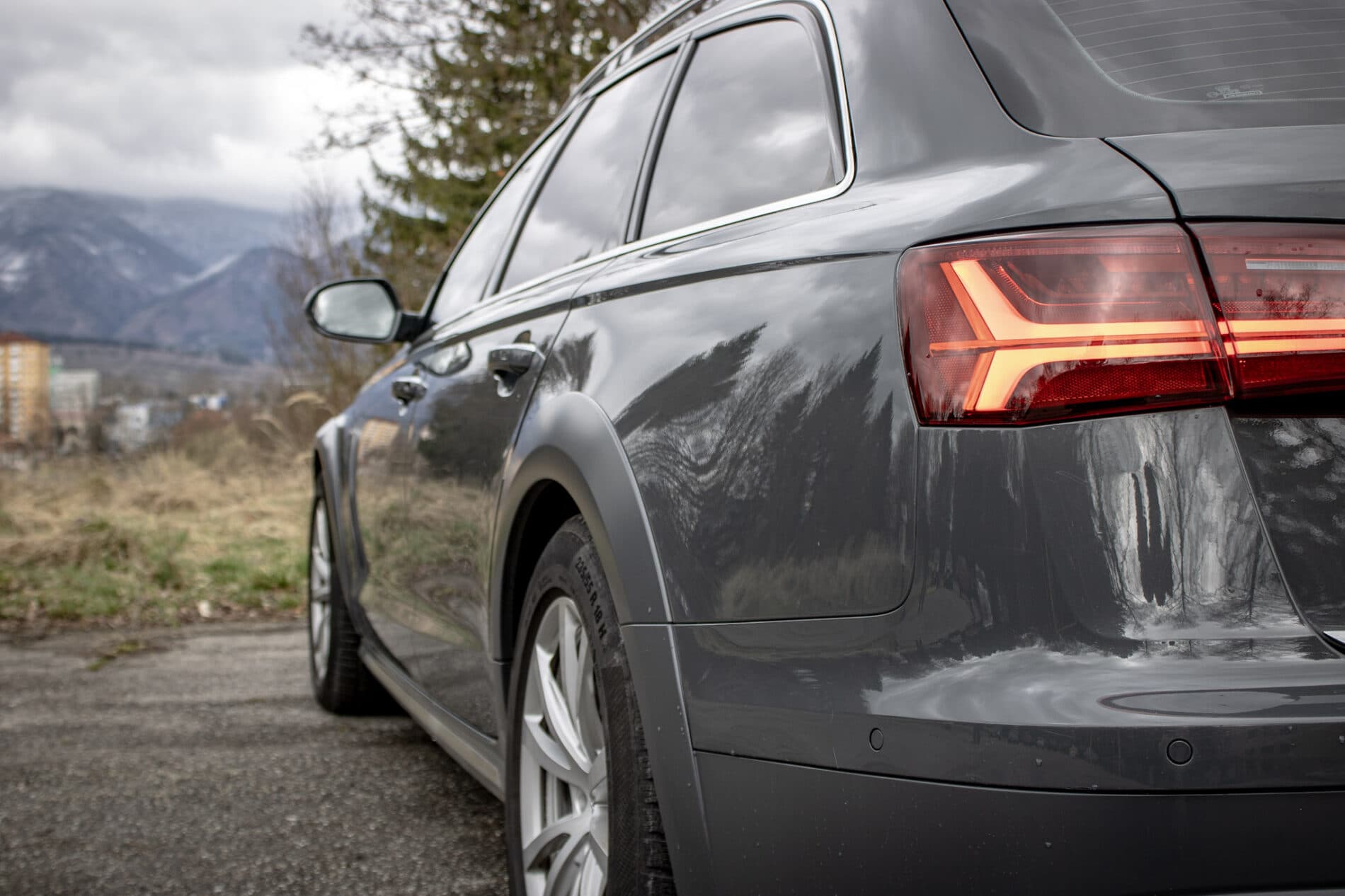2018 AUDI A6, sivá kombi, 230 389 km