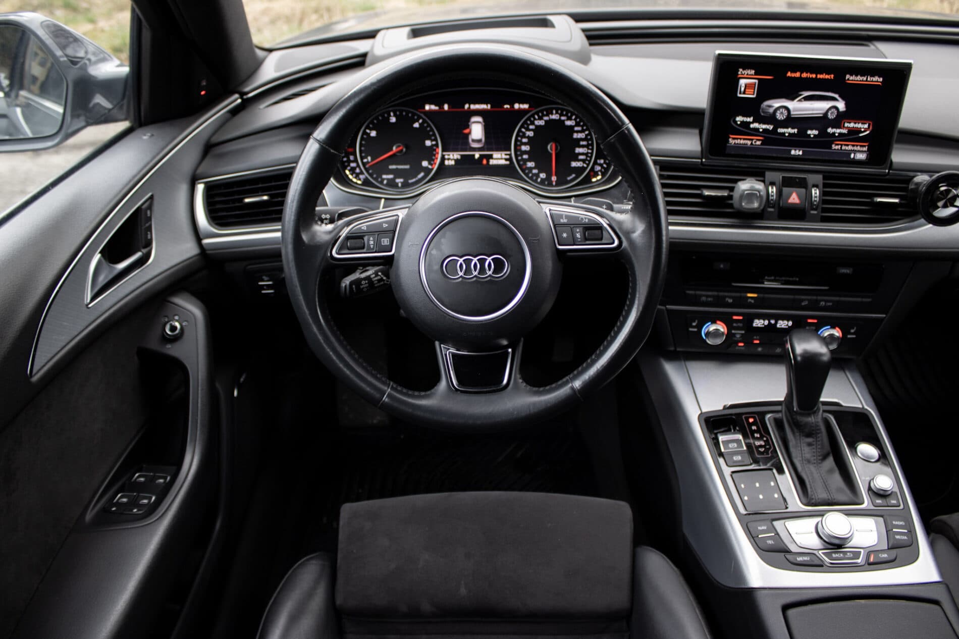 2018 AUDI A6, sivá kombi, 230 389 km