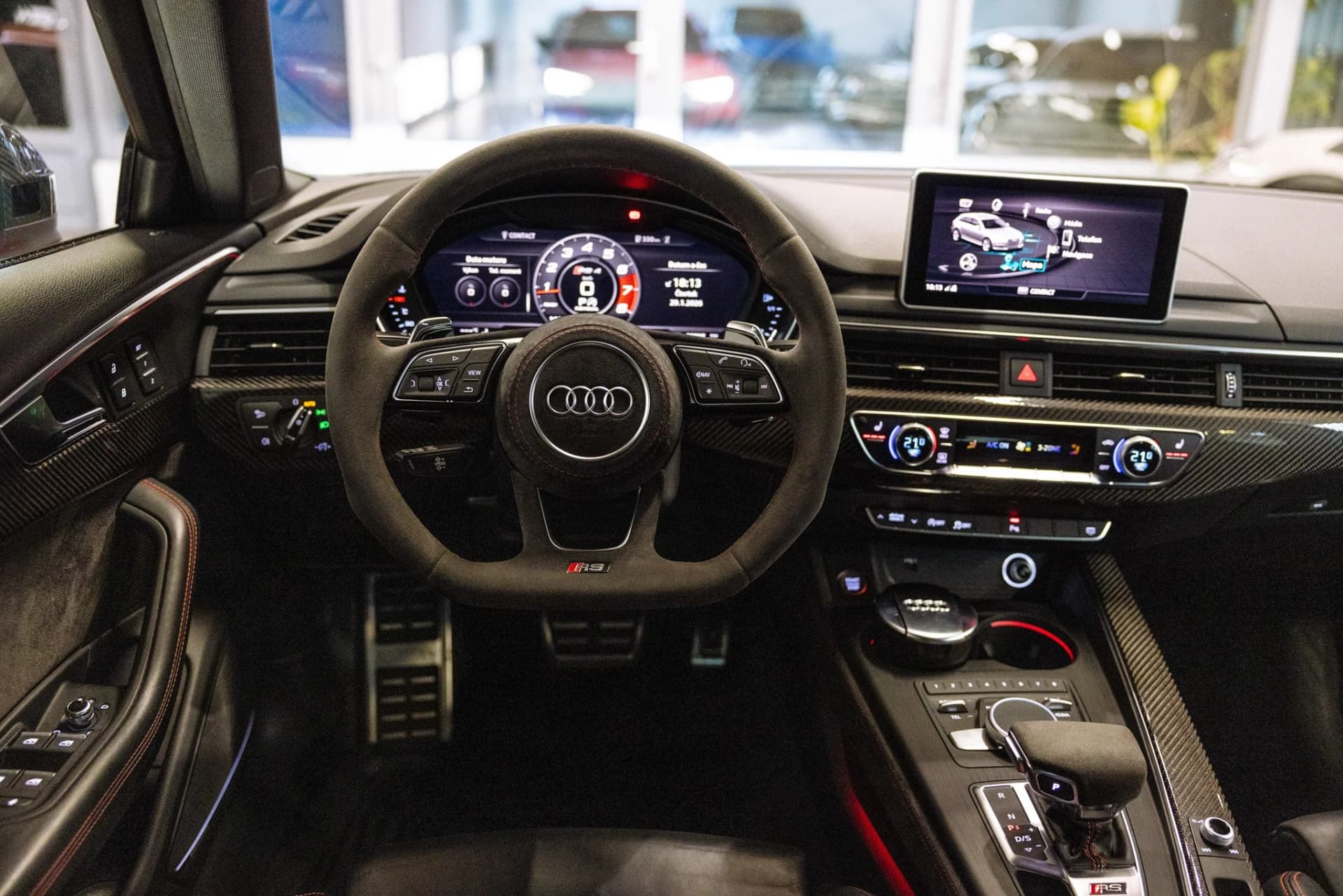 2018 AUDI RS4, červená kombi, 102 800 km