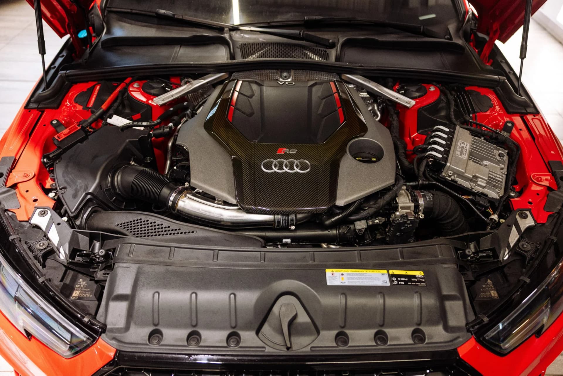 2018 AUDI RS4, červená kombi, 102 800 km