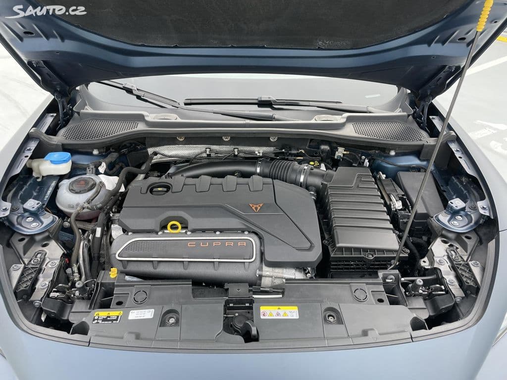 2022 Cupra Formentor VZ5, tmavomodrá hatchback, 51 000 km