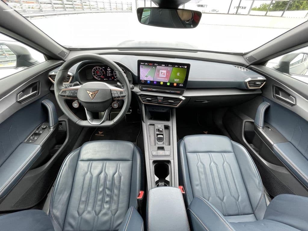 2022 Cupra Formentor VZ5, tmavomodrá hatchback, 51 000 km