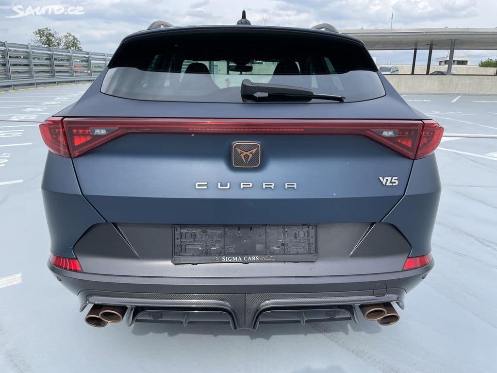 2022 Cupra Formentor VZ5, tmavomodrá hatchback, 51 000 km